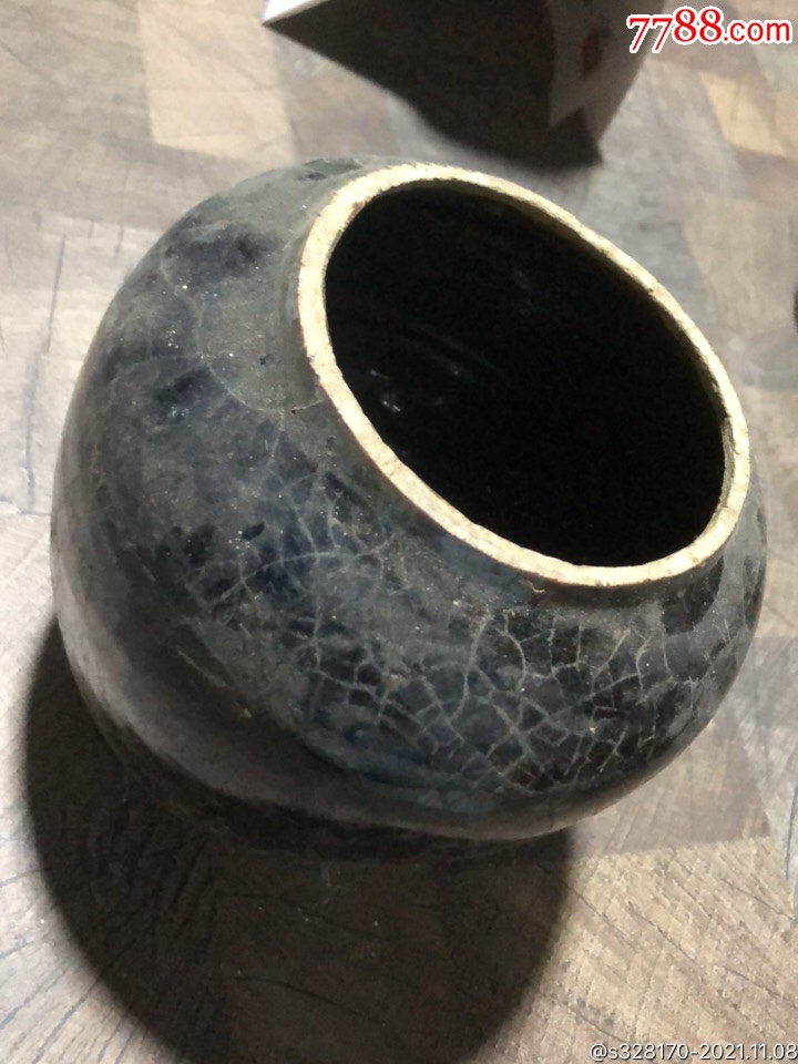 老式黑陶罐