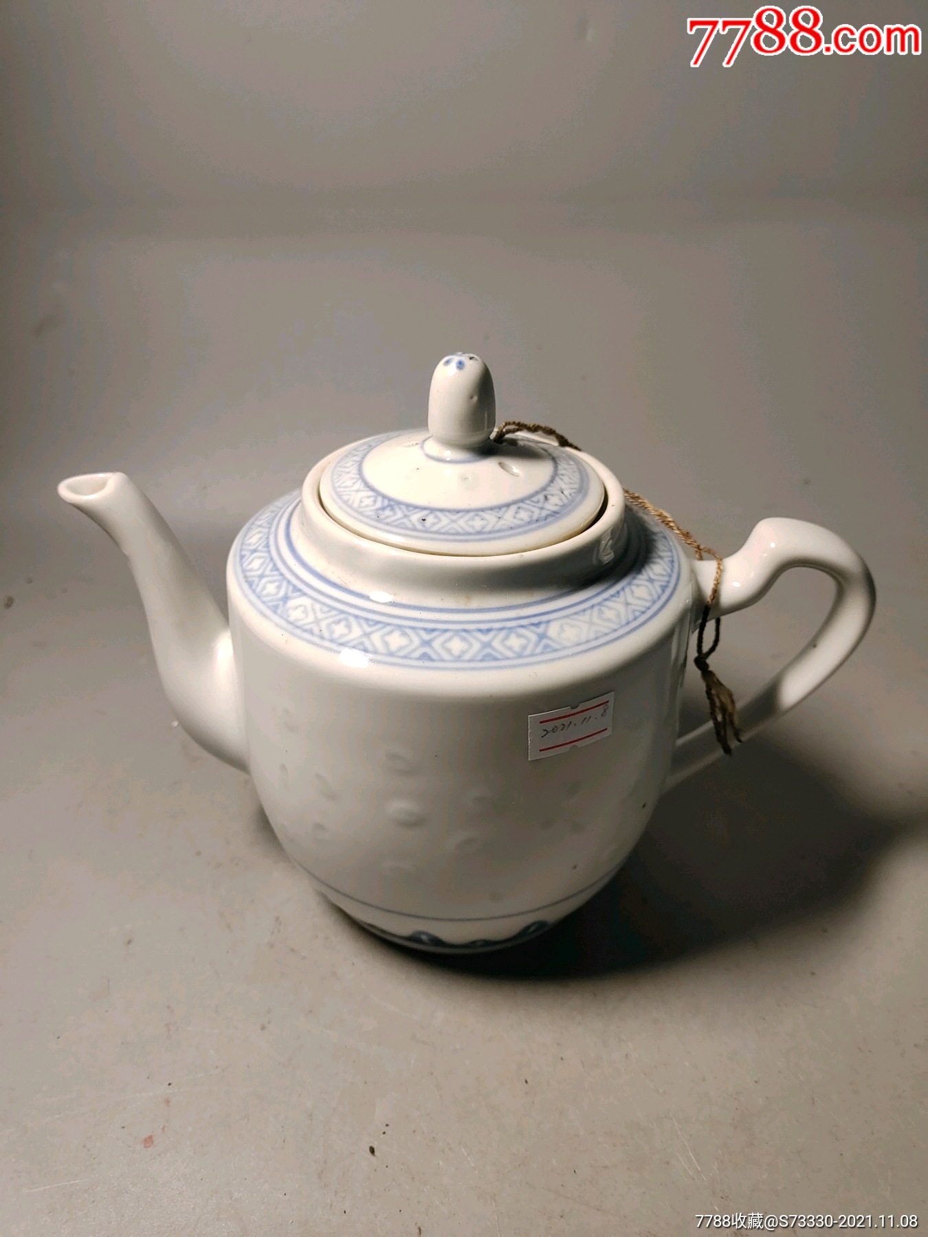 80年代以后景德镇青花玲珑茶壶一把