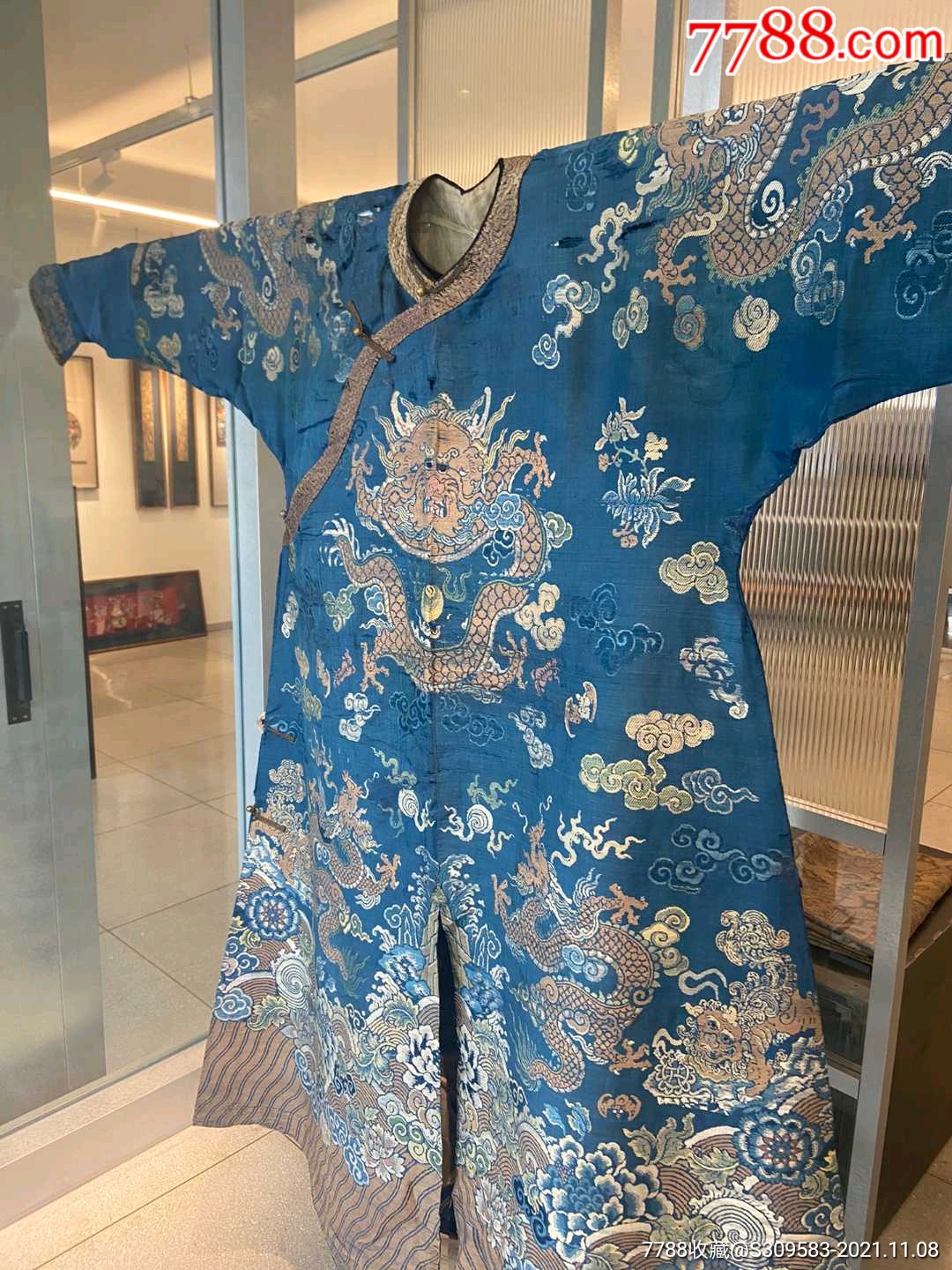 清代织锦龙袍
