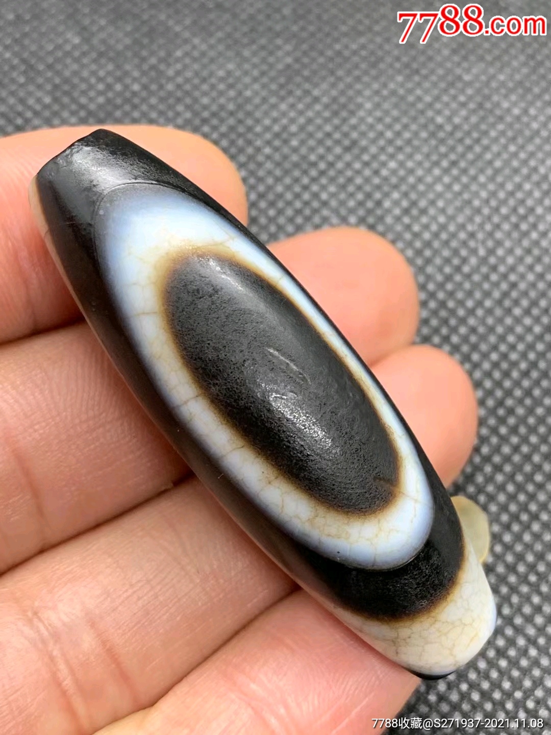 藏传爆老天然单眼带佛背光药师玛瑙大勒子真正的天然大天眼天珠_天珠