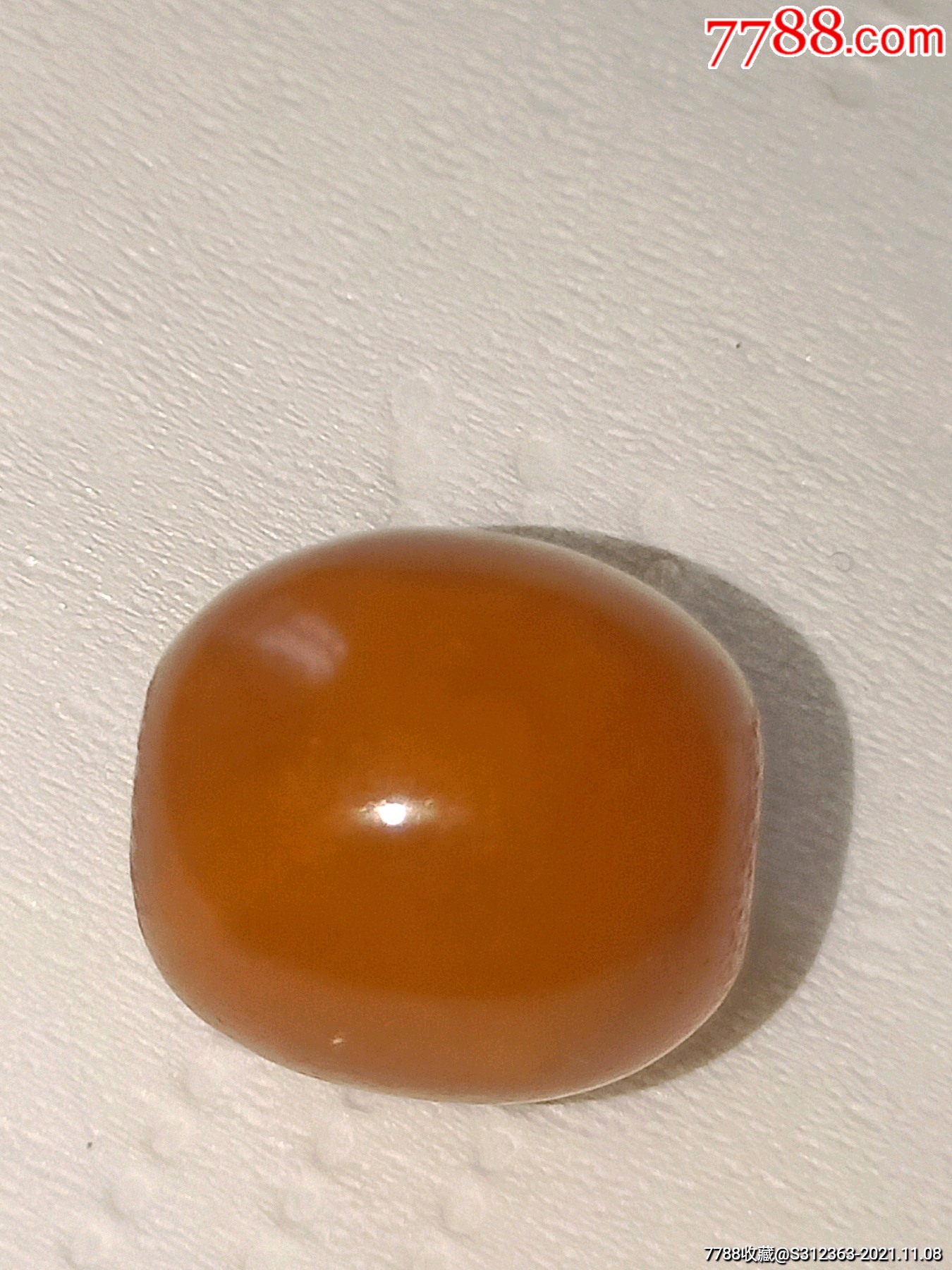 藏传鸡油黄老蜜蜡珠子