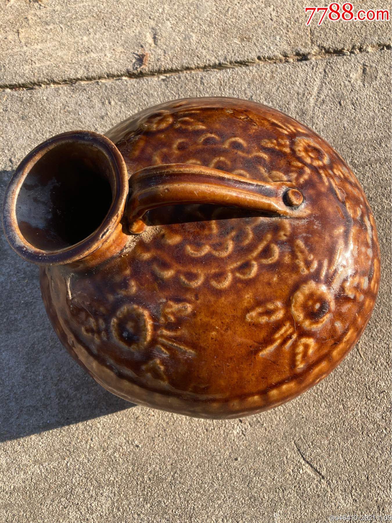 民国酱黄釉压花紫砂夜壶