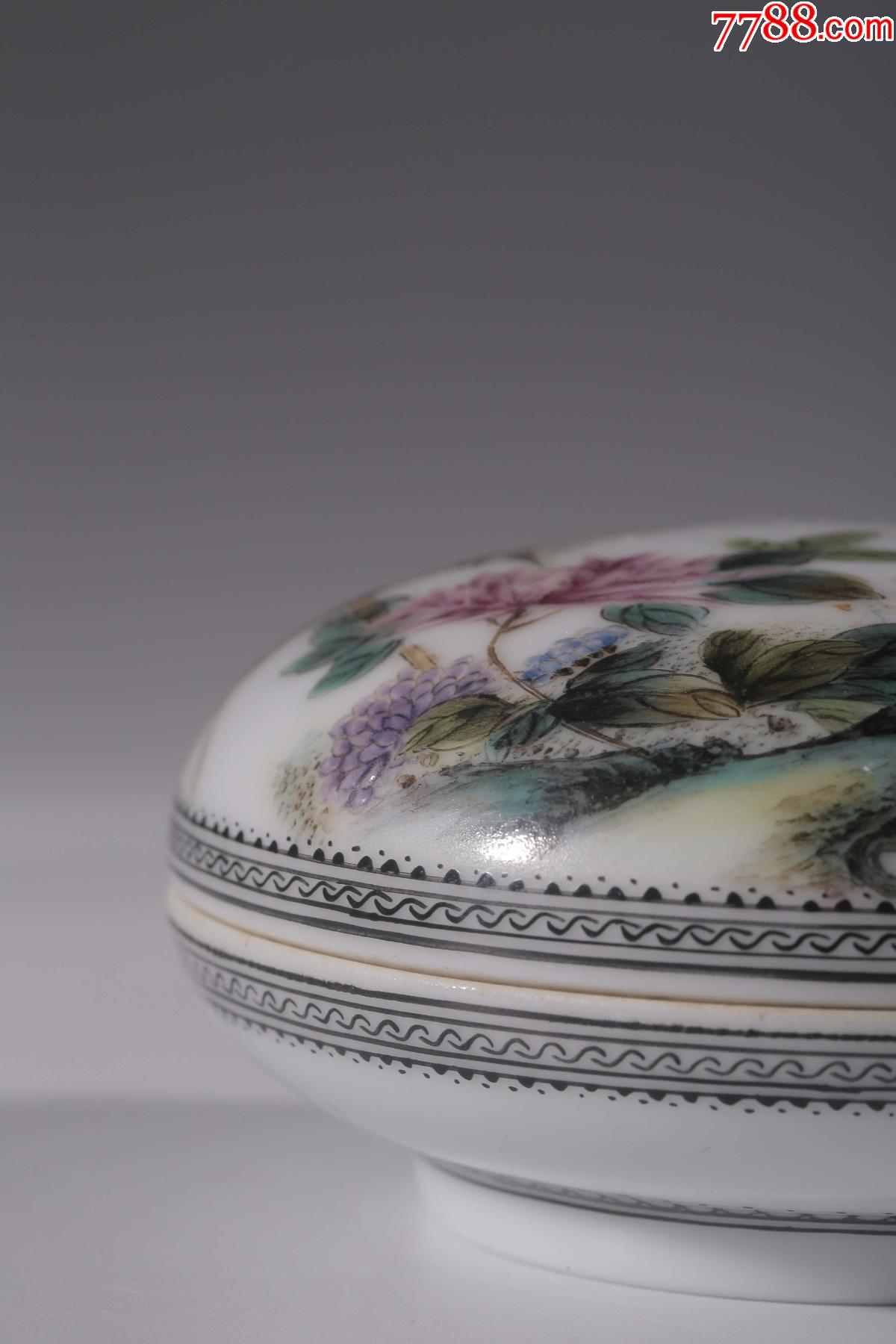 清张松涛款粉彩诛仙八友花鸟印泥盒