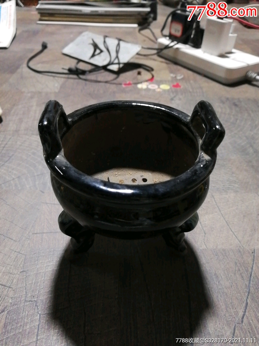 黑釉小香炉