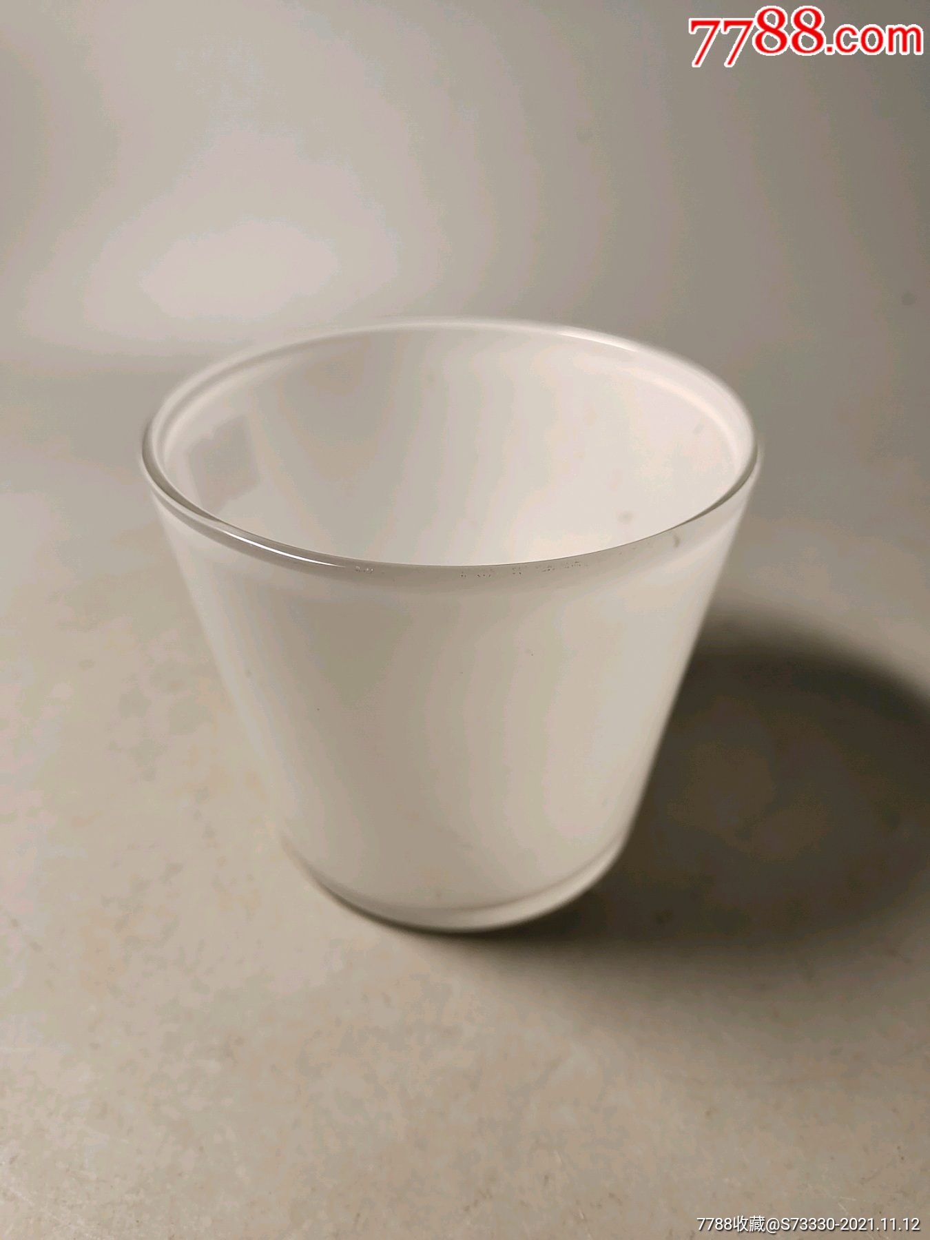 创汇期奶白玻璃杯一只