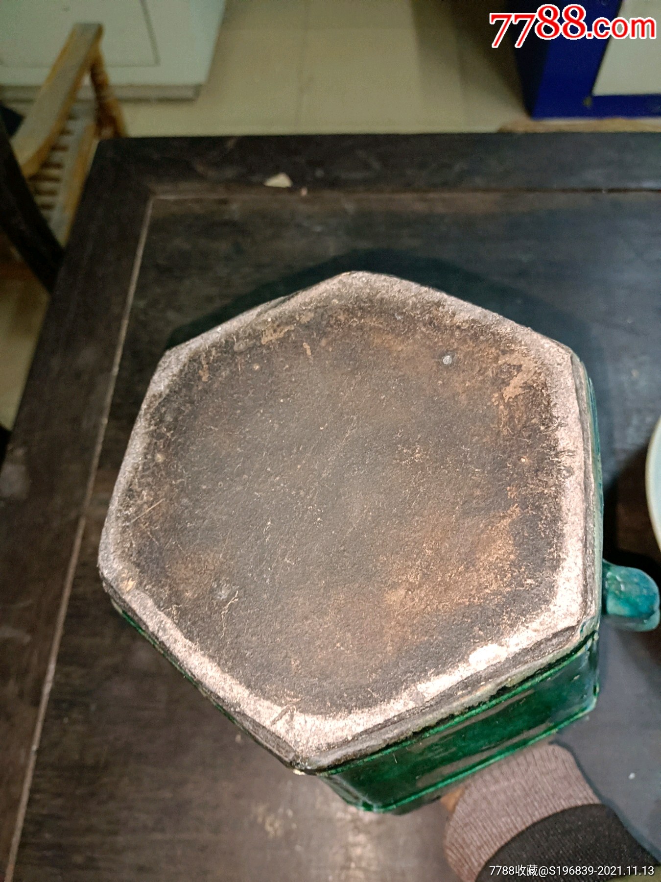 清代石湾窑绿釉大茶壶