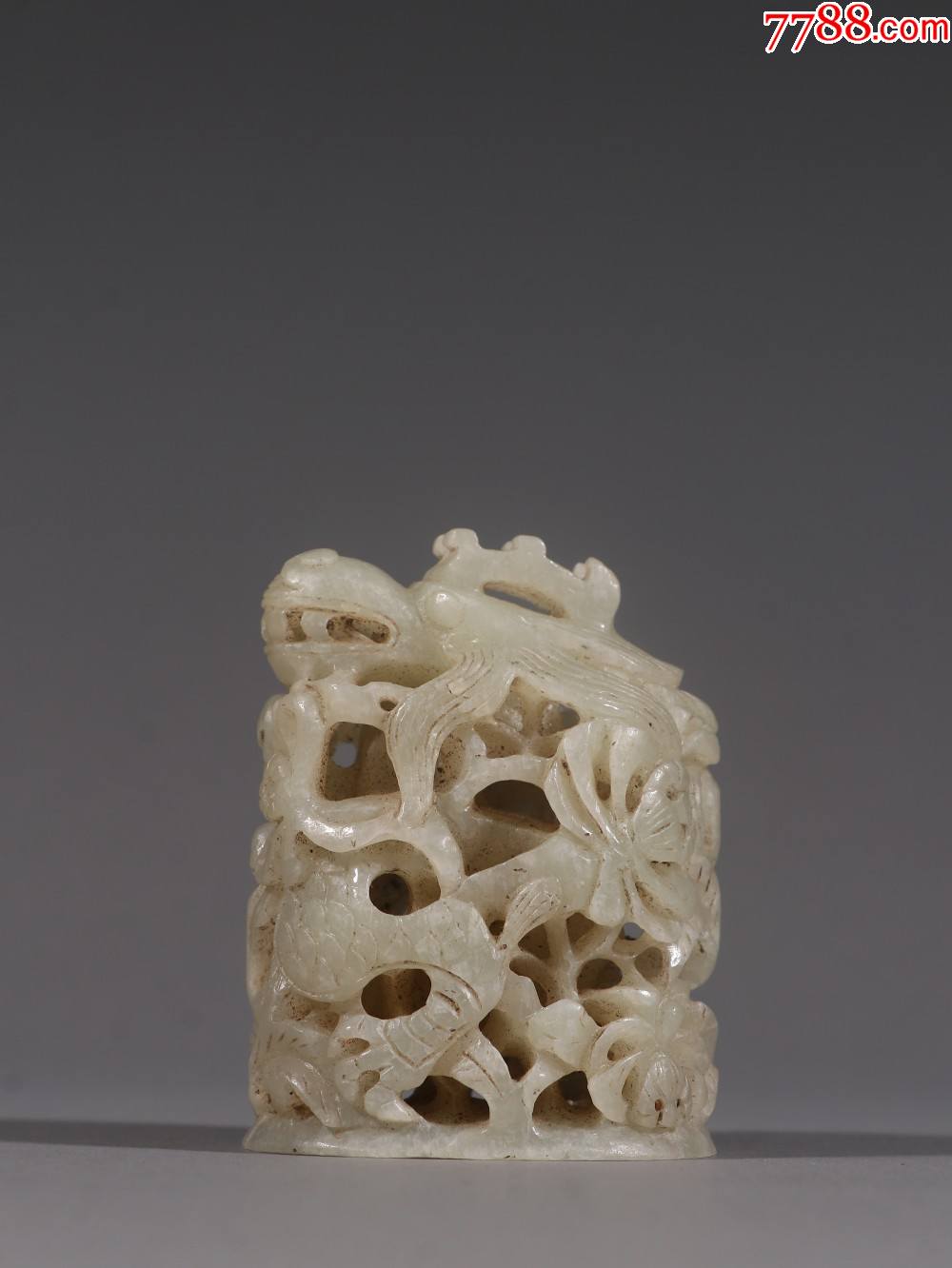 老和田玉龙纹炉顶