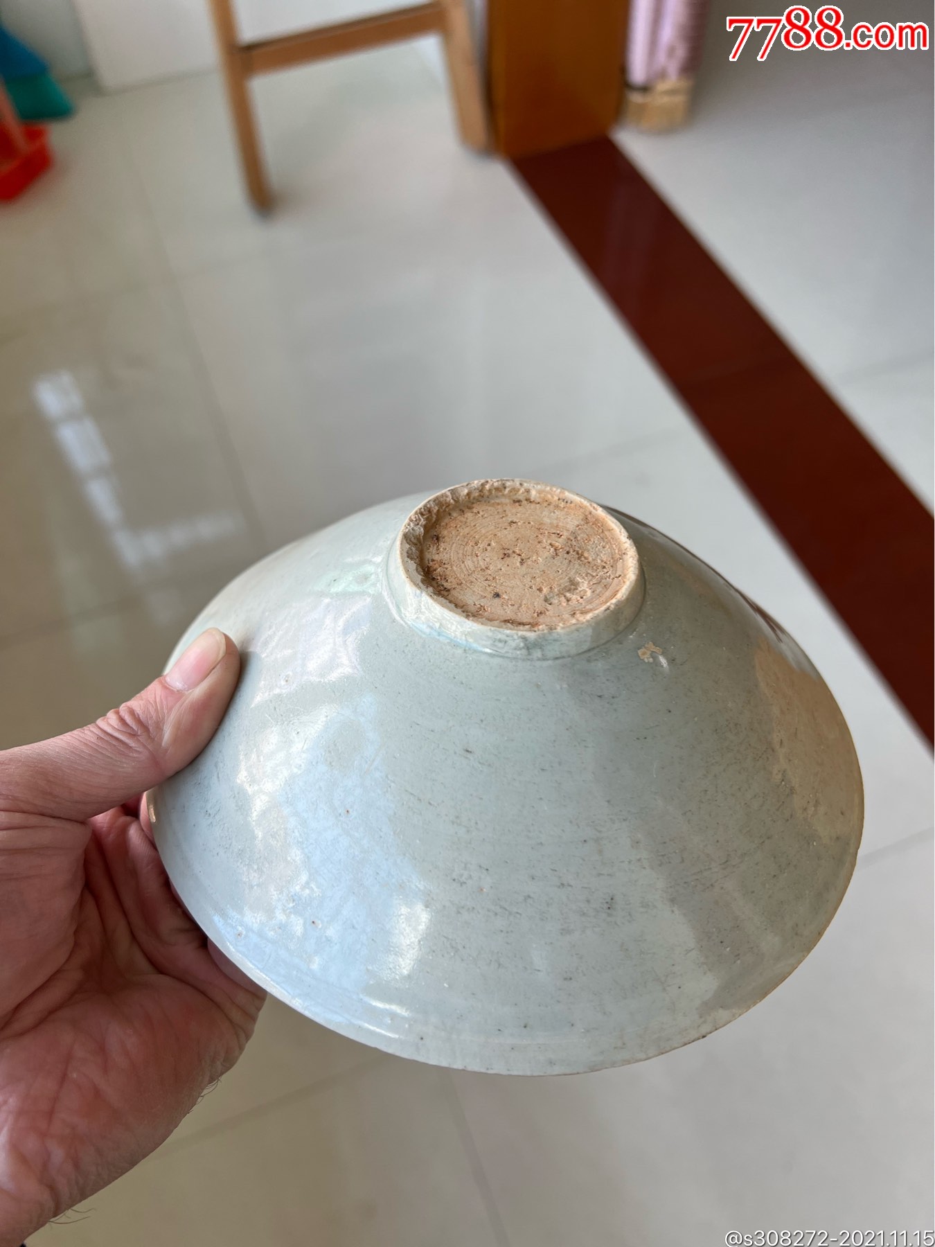 宋代青白瓷刻海水纹碗