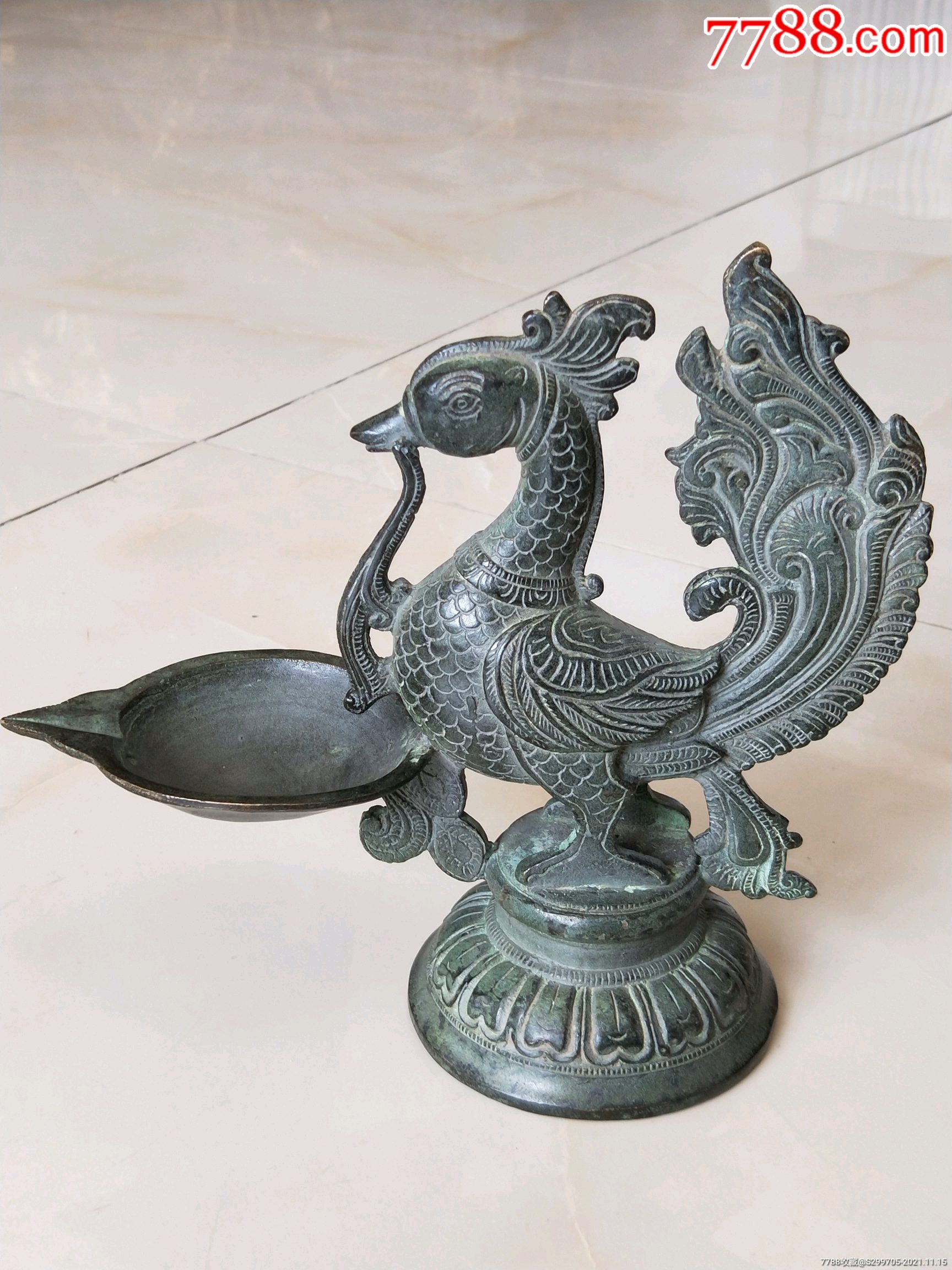 民国时期纯铜孔雀灯盏做工精细工精物美保存完整品相如图