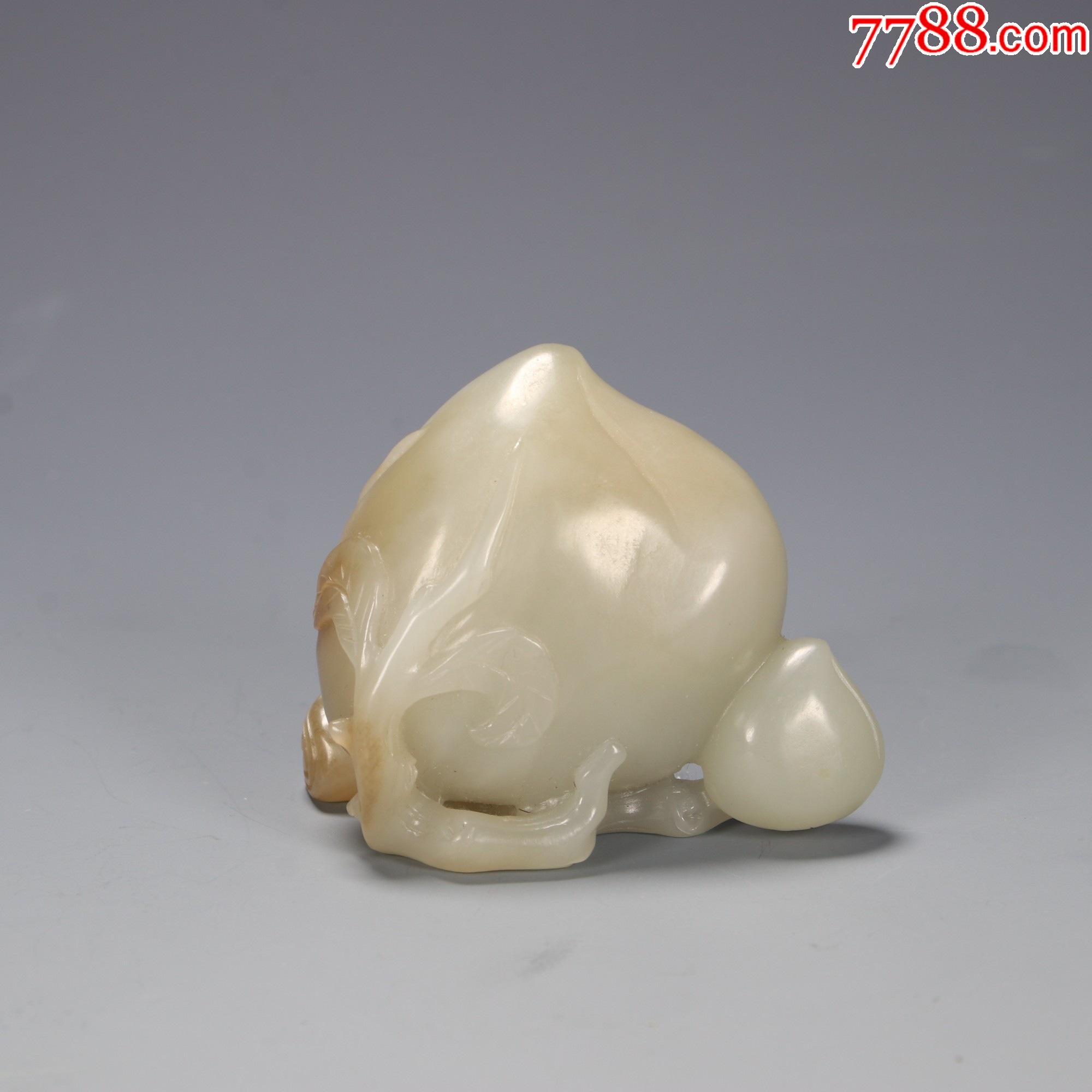 和田玉寿桃把件