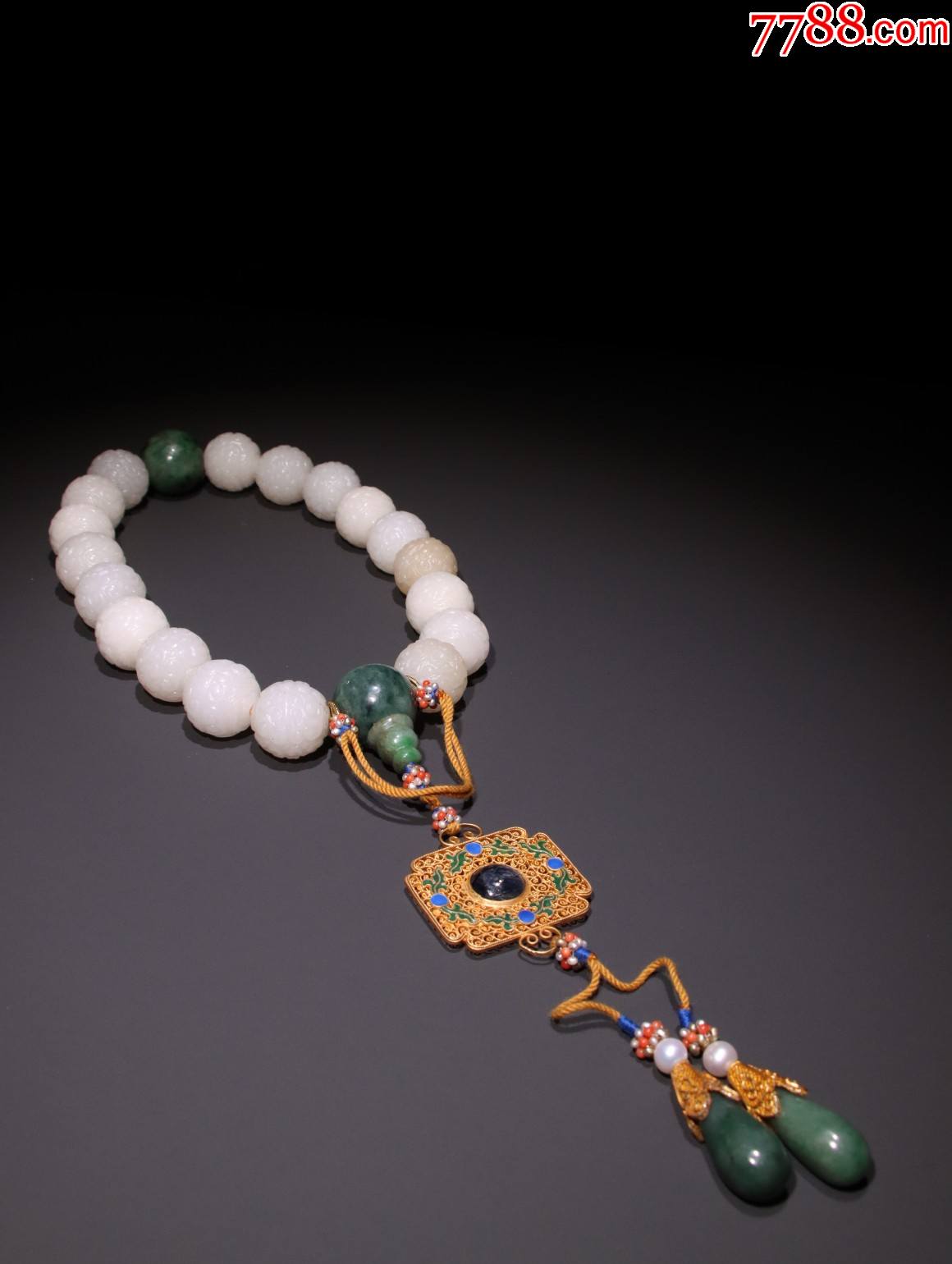 和田玉如意纹十八子手持