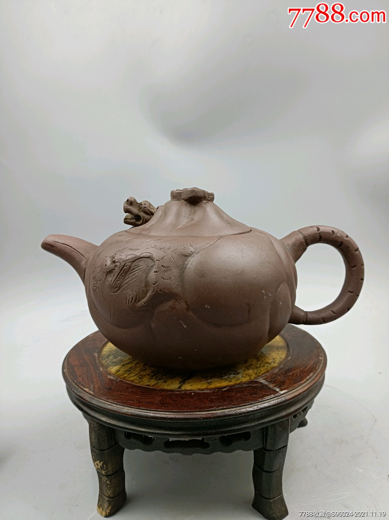 文革鱼化龙紫砂壶一把