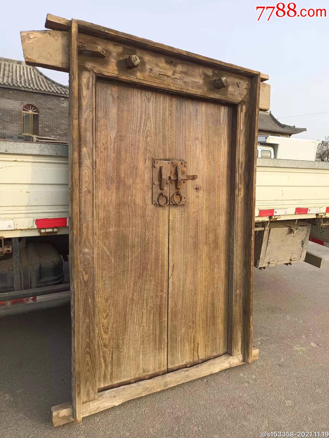 清代榆木大风化大门一套