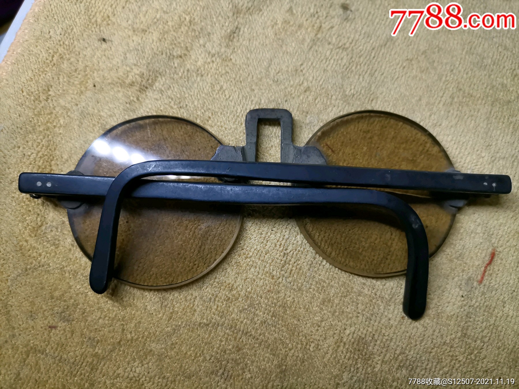 "商品>>>>￥3008品99水晶平老墨镜￥3008