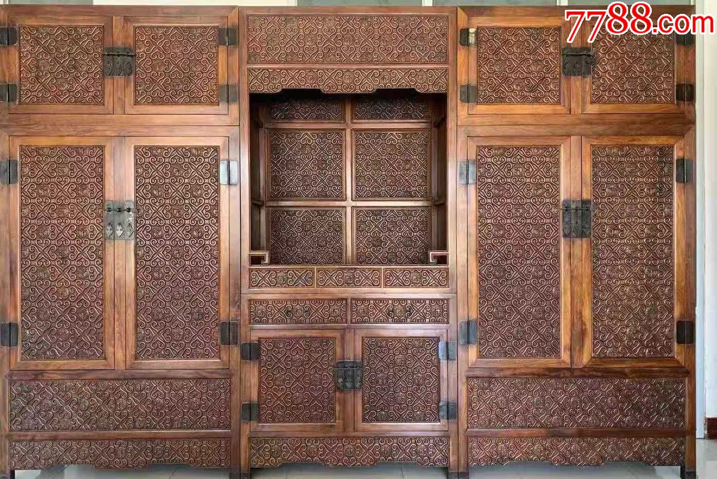 黄花梨四心团龙组合顶箱柜