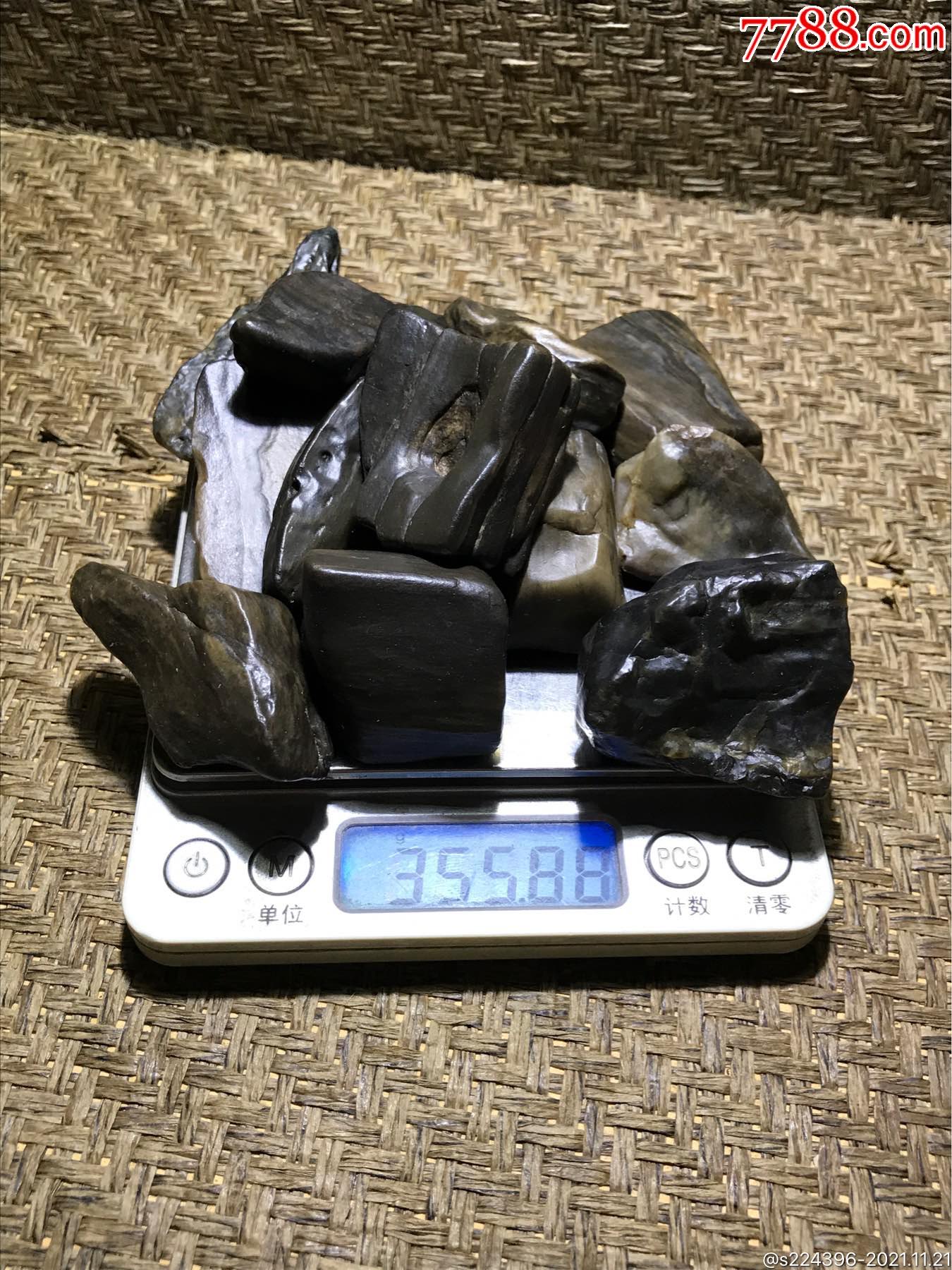 哈密大南湖地表硅化木原石一组