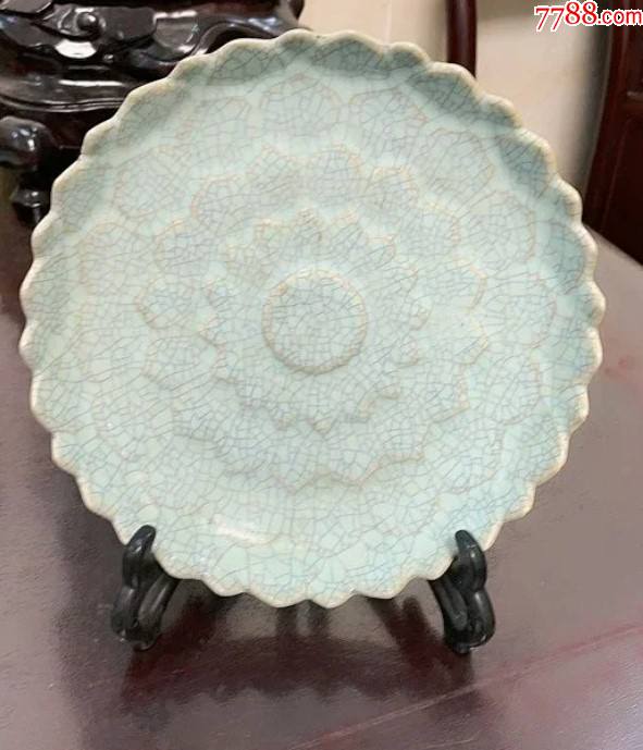 仿古汝窑支钉烧莲花盘子