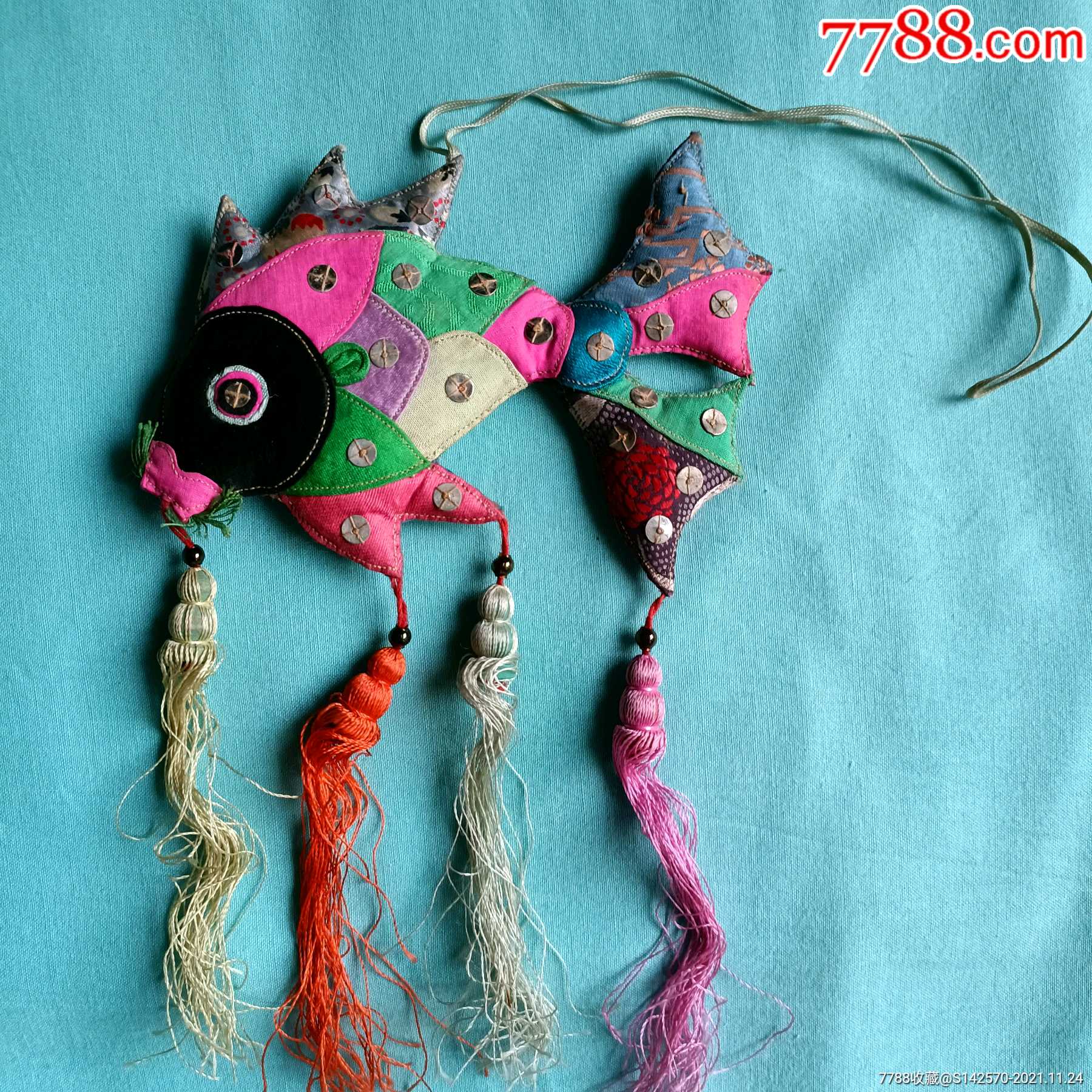 晚清民国时期绣花金鱼挂件完整保老保真_绣花鞋/鞋垫_第1张_7788奇石