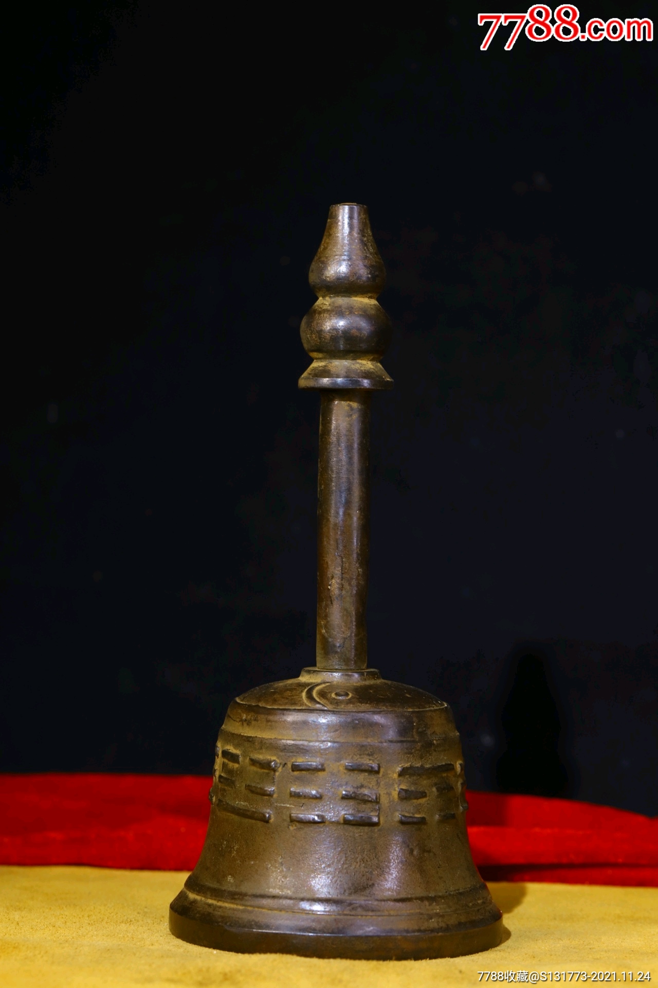 八卦三清铃铜胎纯手工敲打錾刻三清铃高21㎝宽9.3㎝重约610克………_