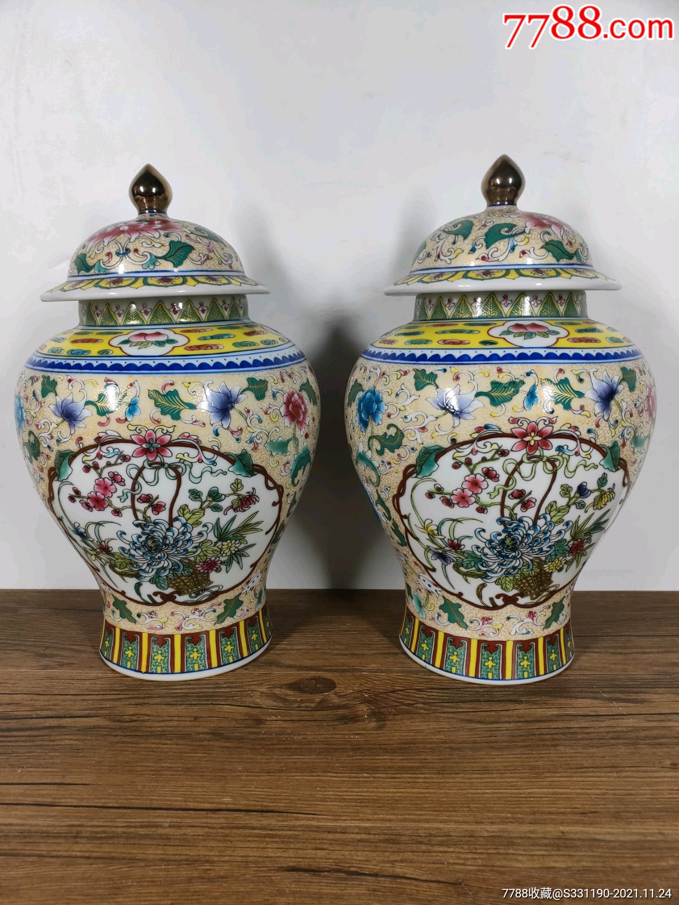 清乾隆粉彩描金将军罐