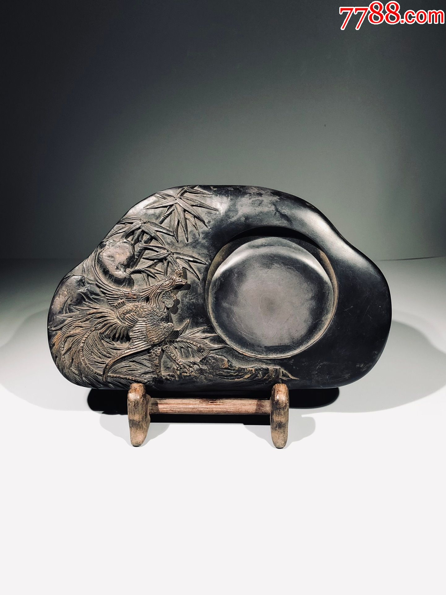 端砚巧借天然金皮雕刻凤凰金凤凰