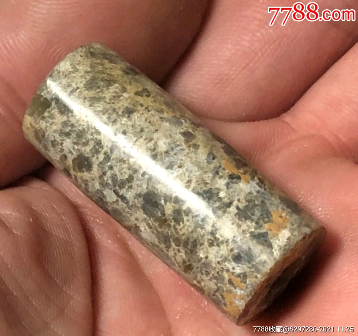 浙江良渚文化硬玉管