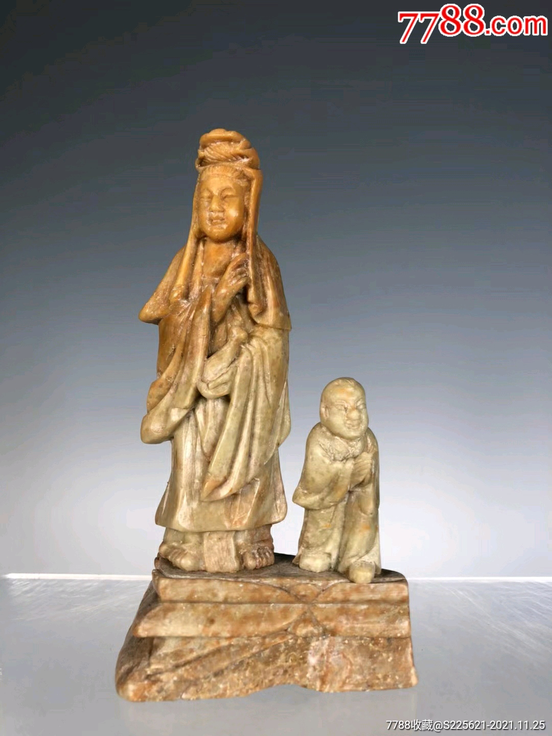 青田石俏色巧雕观音人物像