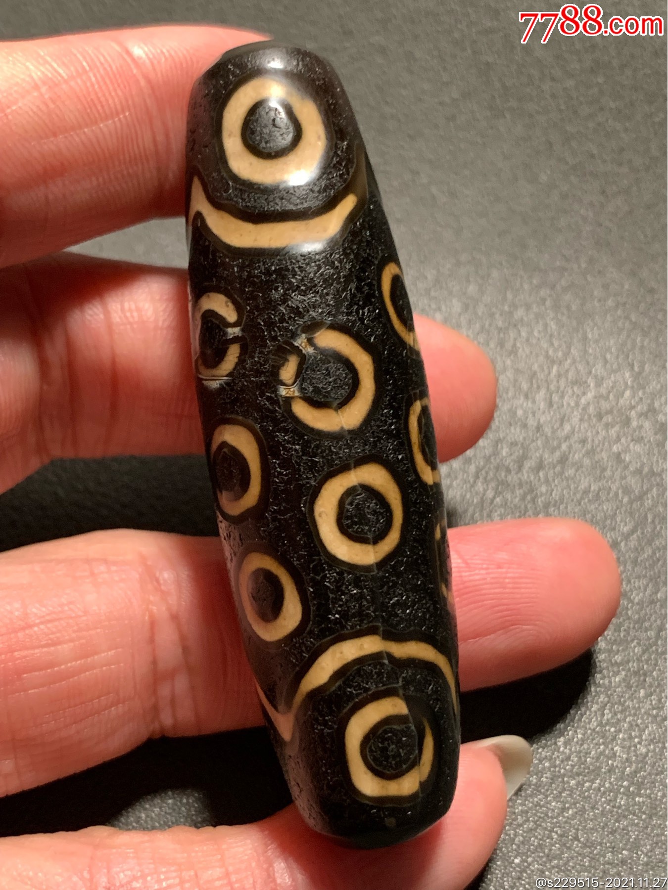 藏传阴刻纹二十一眼超大天珠692202毫米