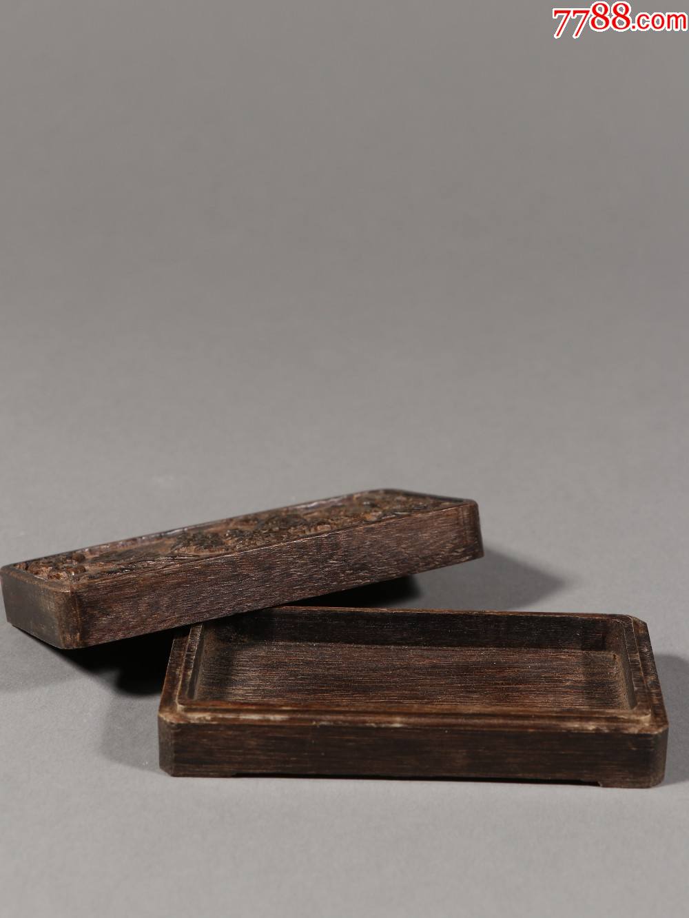 沉香雕山水意境盖盒