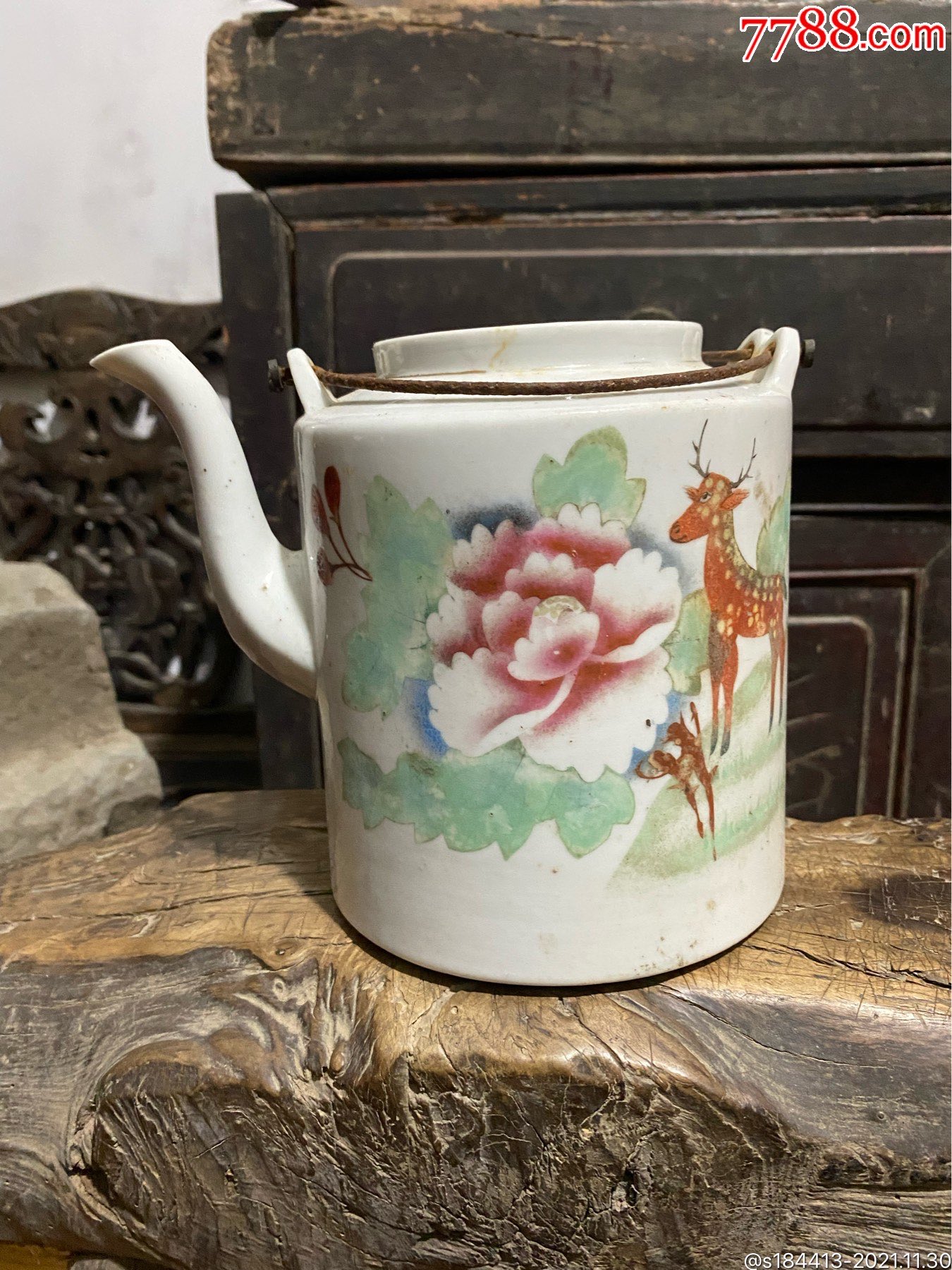 民国刷花鹿纹提梁壶