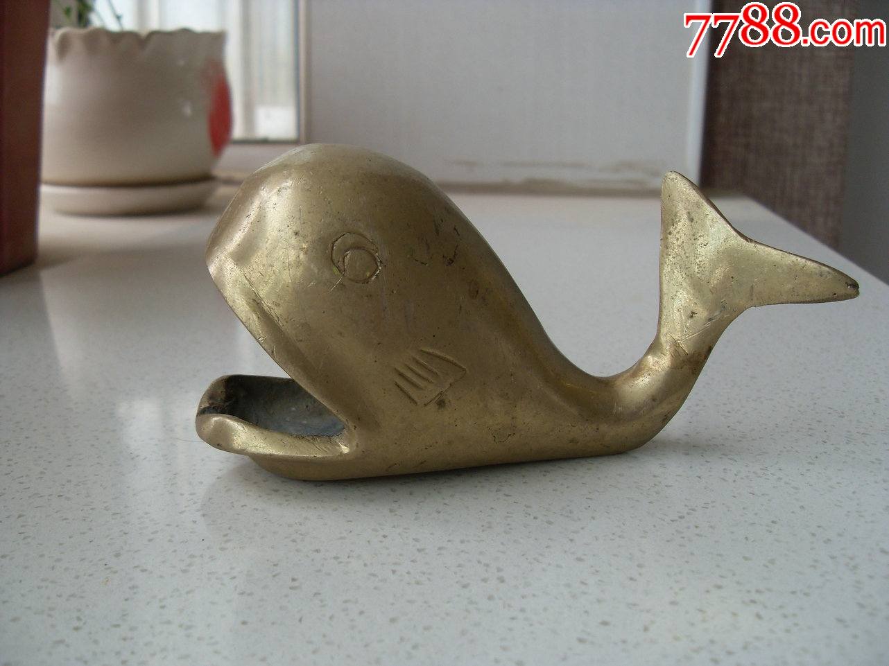 珍稀的老铜鲸鱼烟灰缸