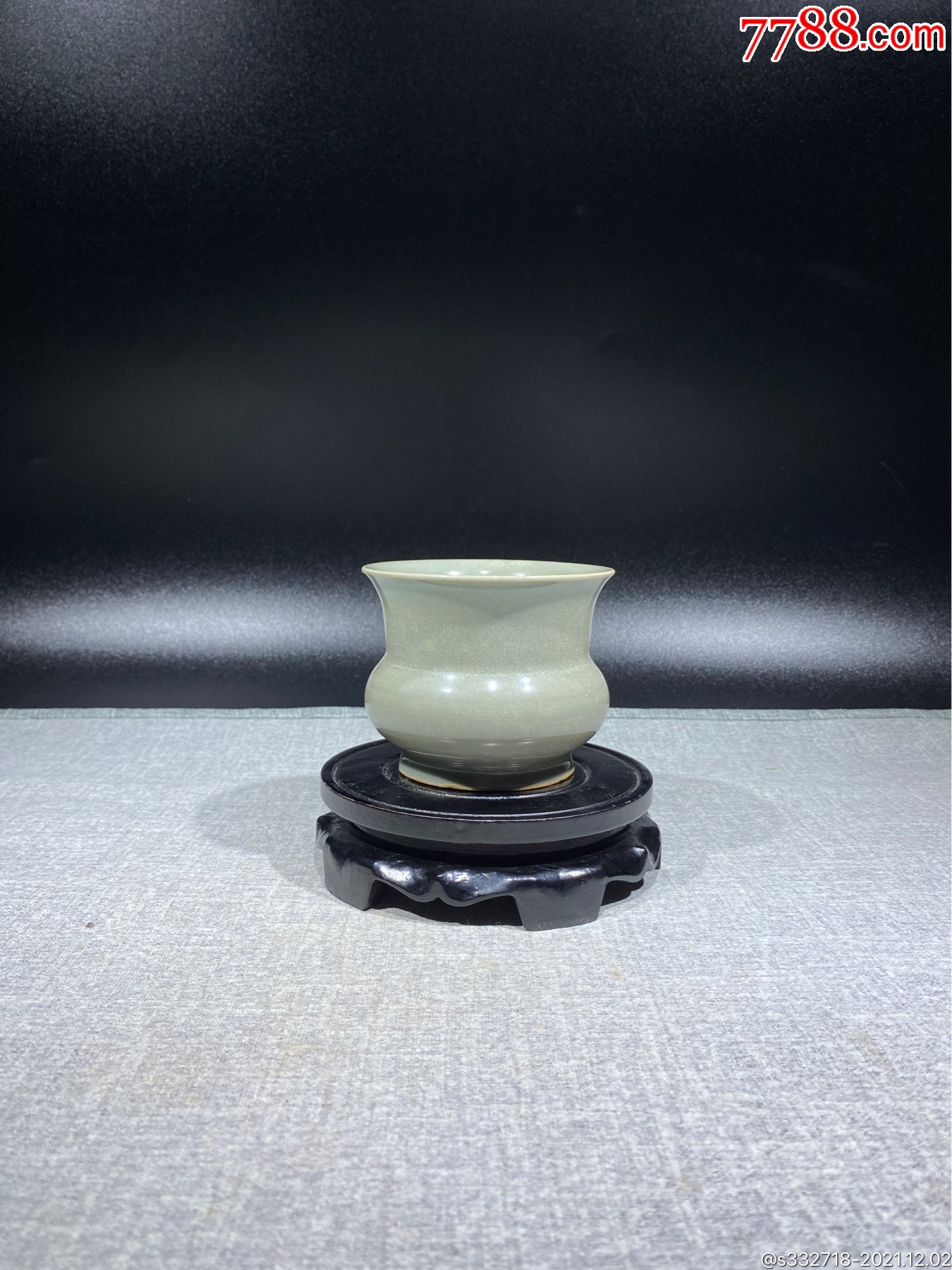 南宋龙泉窑渣斗