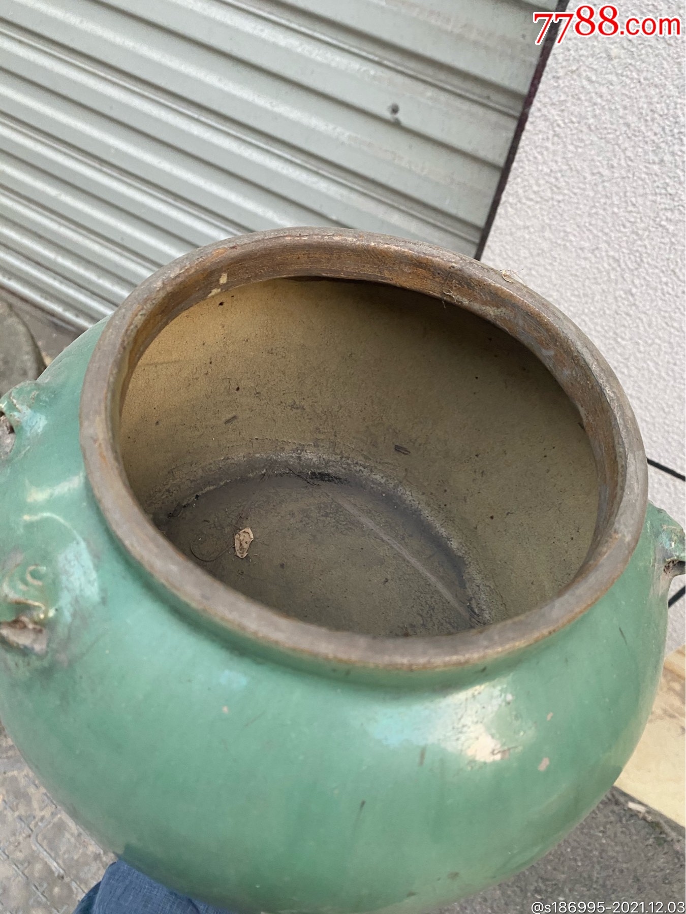 民国瑞兽钮绿釉缸