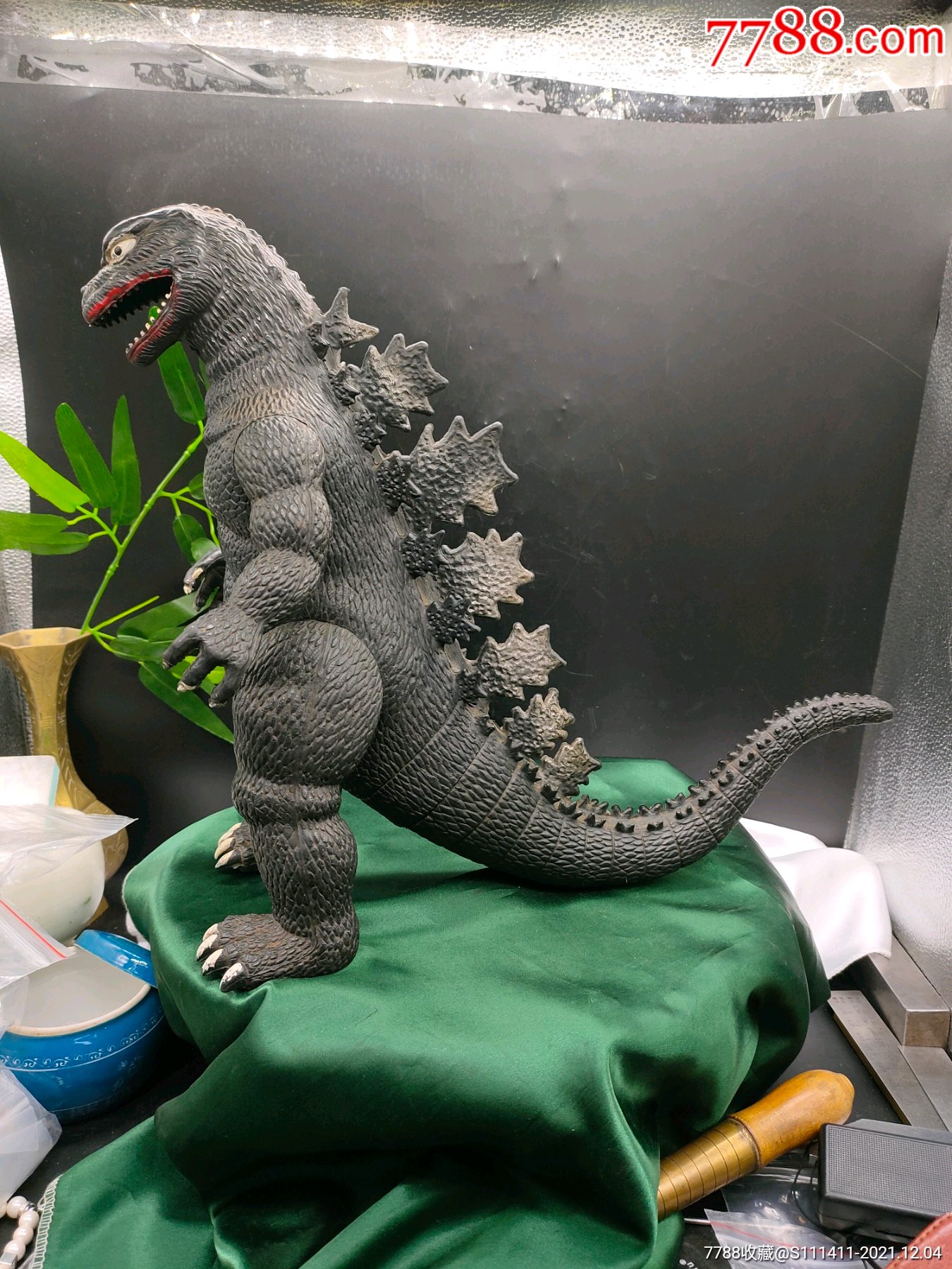 1985年造的哥斯拉硅胶大摆件