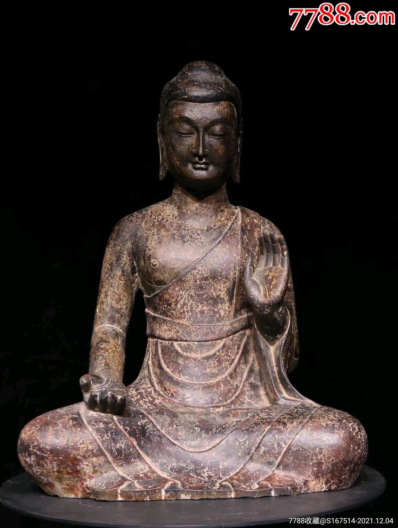 释迦摩尼坐像尺寸高52宽39厘米青石整体彩绘造像面相丰满大耳下垂神情