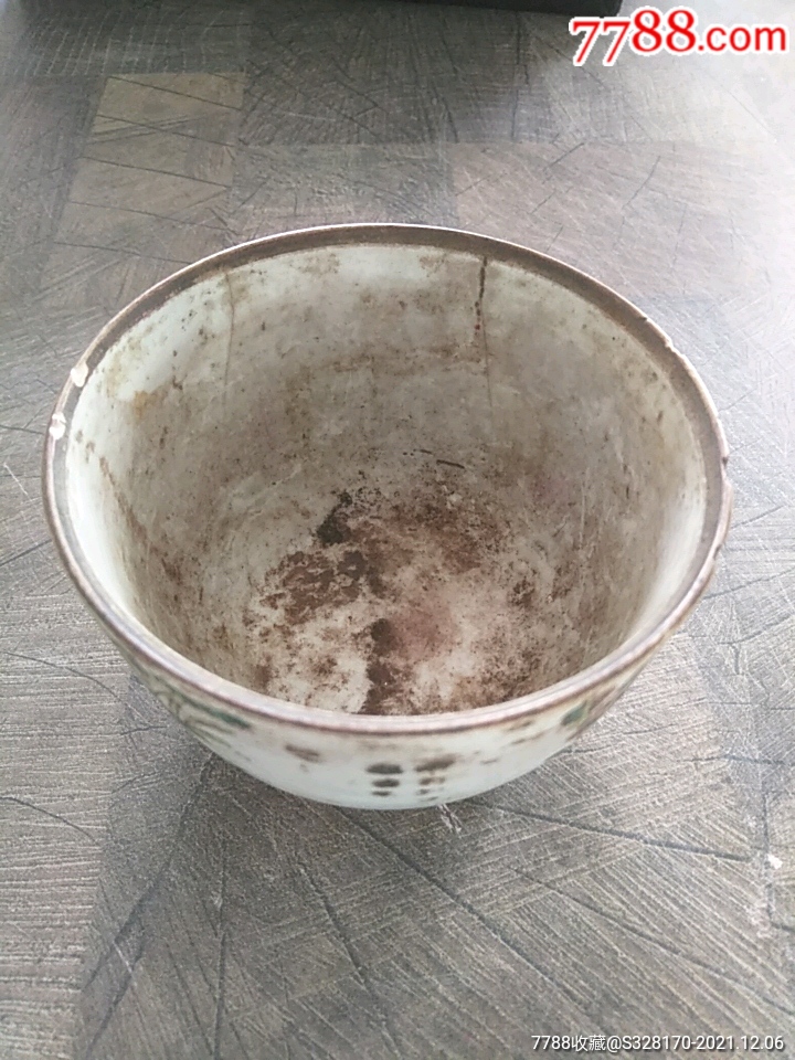 老式手绘花卉瓷碗