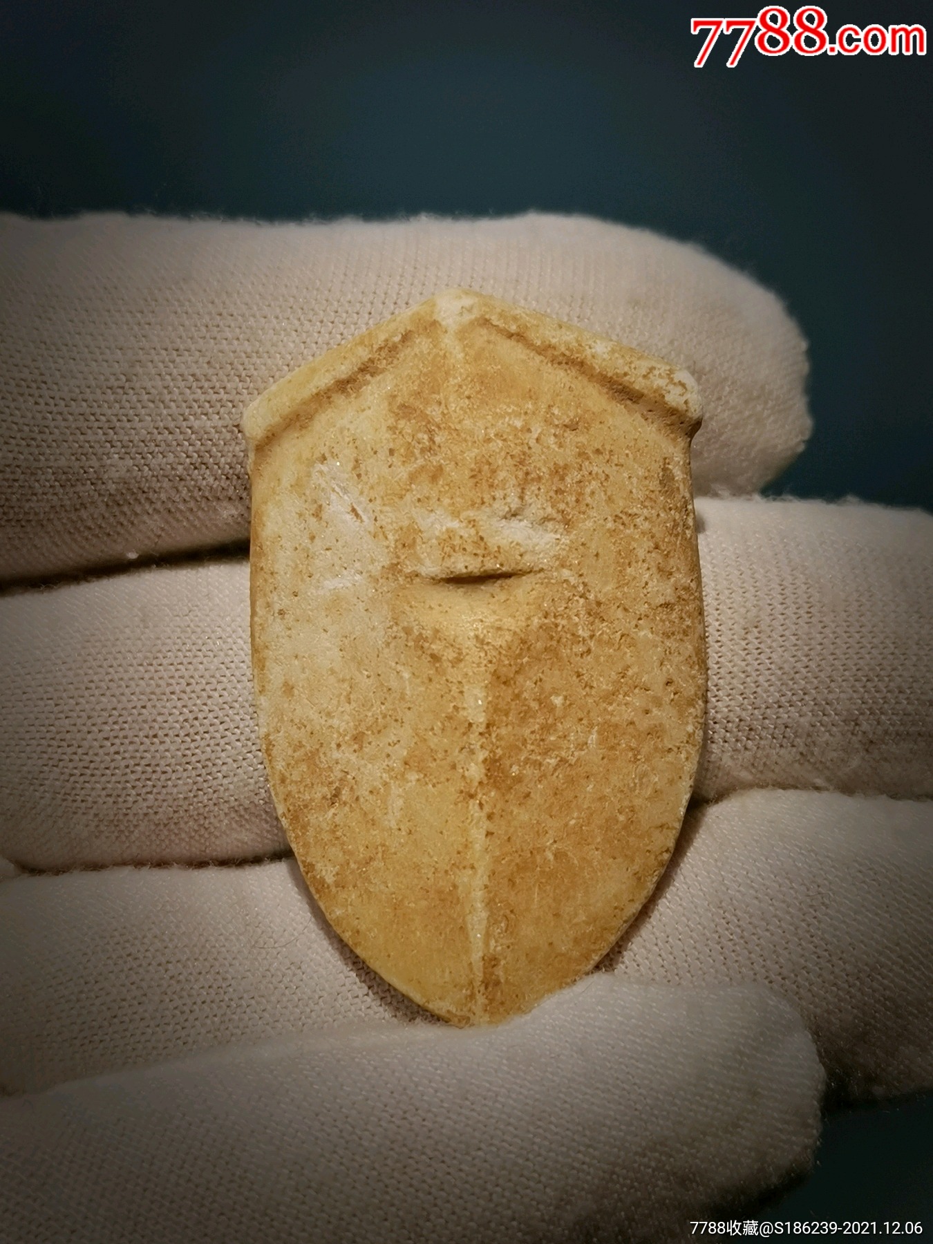 战汉玉器汉八刀玉琀蝉饮露身何洁吟风韵更长汉八刀玉琀蝉规格长宽厚4