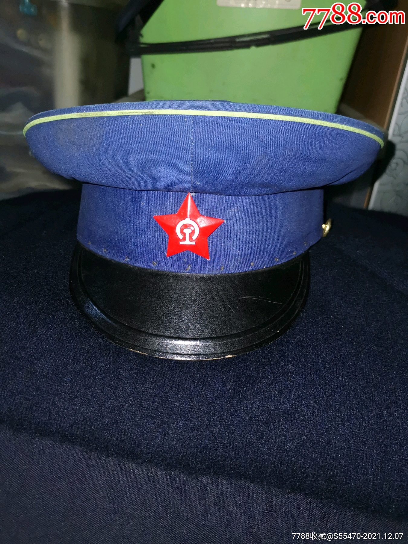 苏联蓝色大檐帽图片