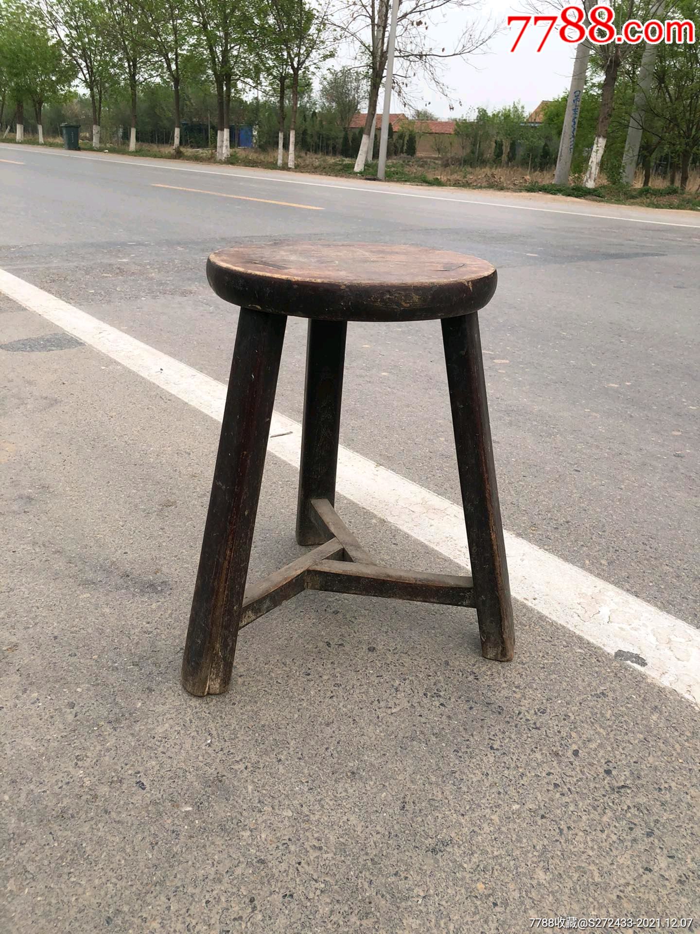 下乡收榆木圆凳子一个完整包老品相如图