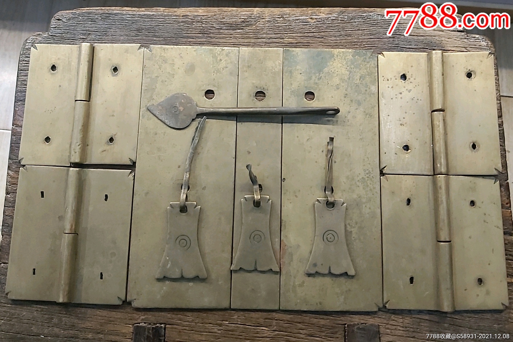 精美老柜铜饰一套