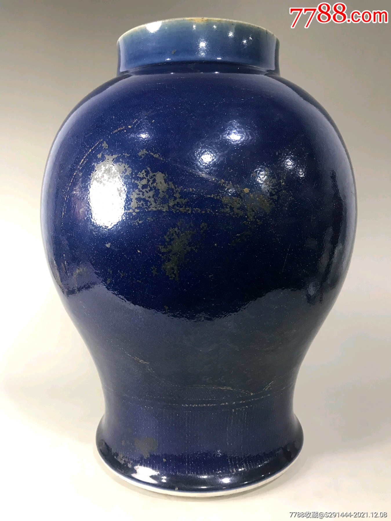 清中期霁蓝釉将军罐