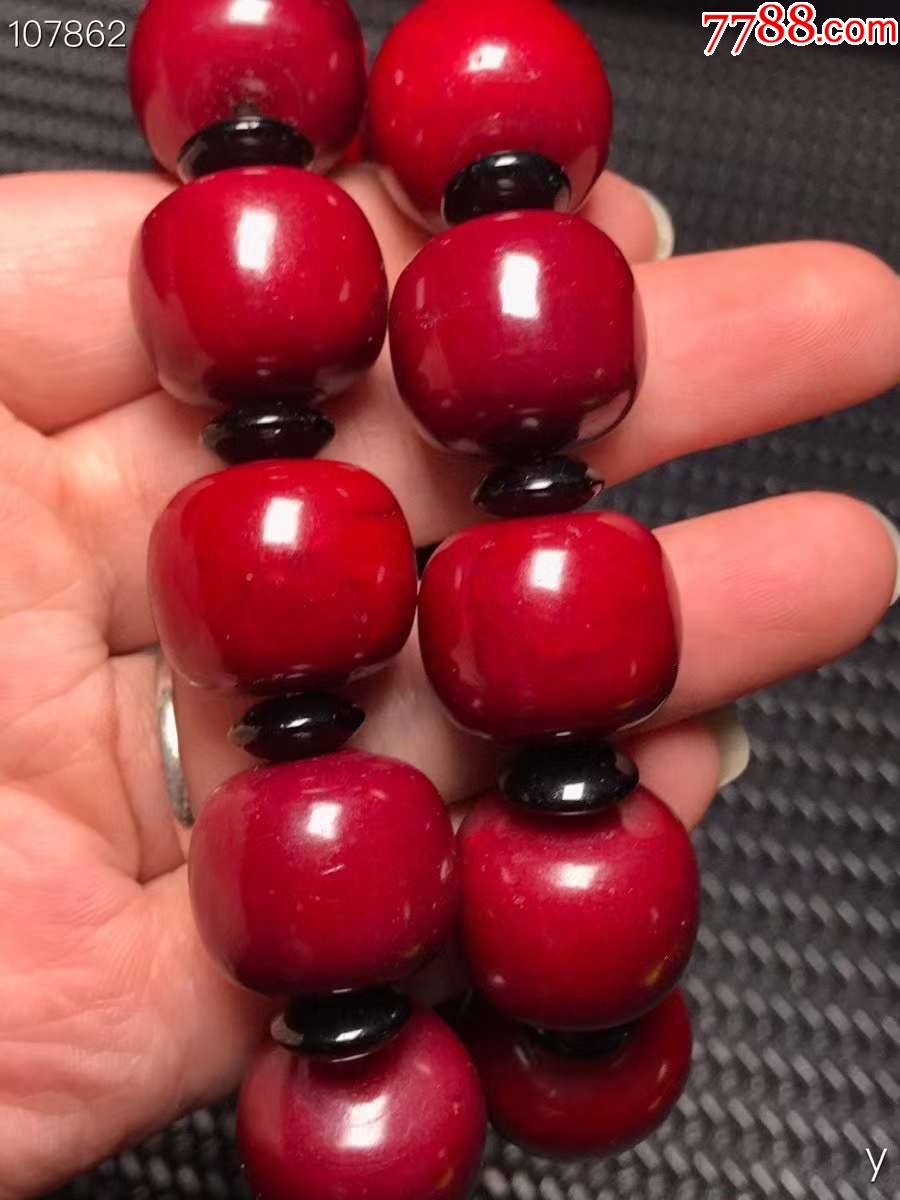和田红玉手串雕工精湛包浆老道沁色完美玉质温润细腻收藏佳品