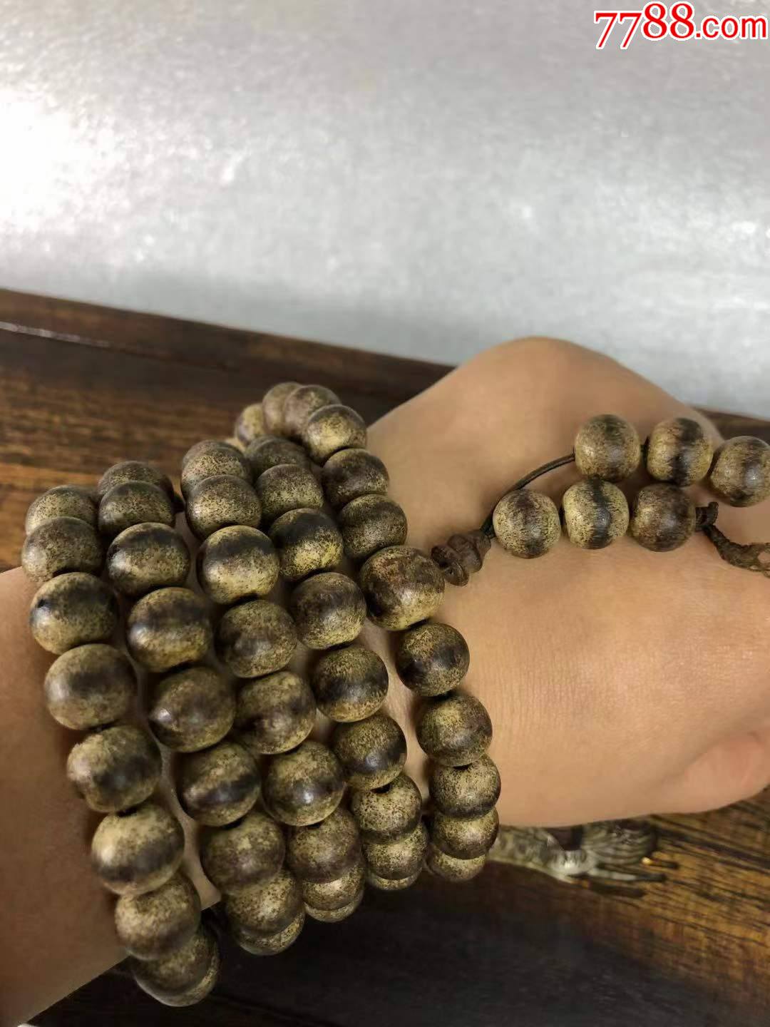 天然沉香佛珠珠子圆润均匀包浆浓厚散发淡淡清香