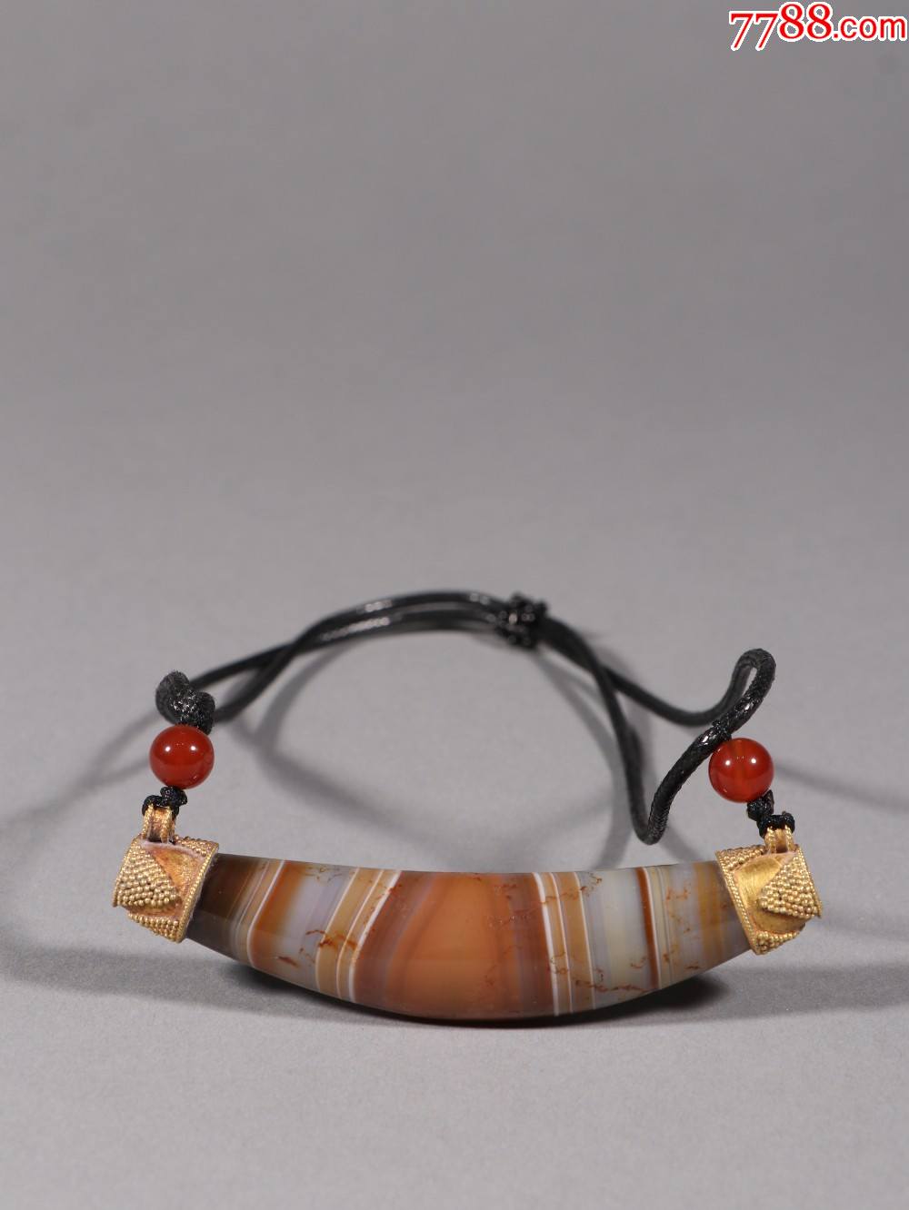 老玛瑙包金牛角珠