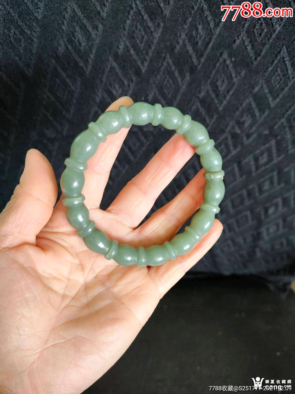 和田玉藕节纹玉镯子一支