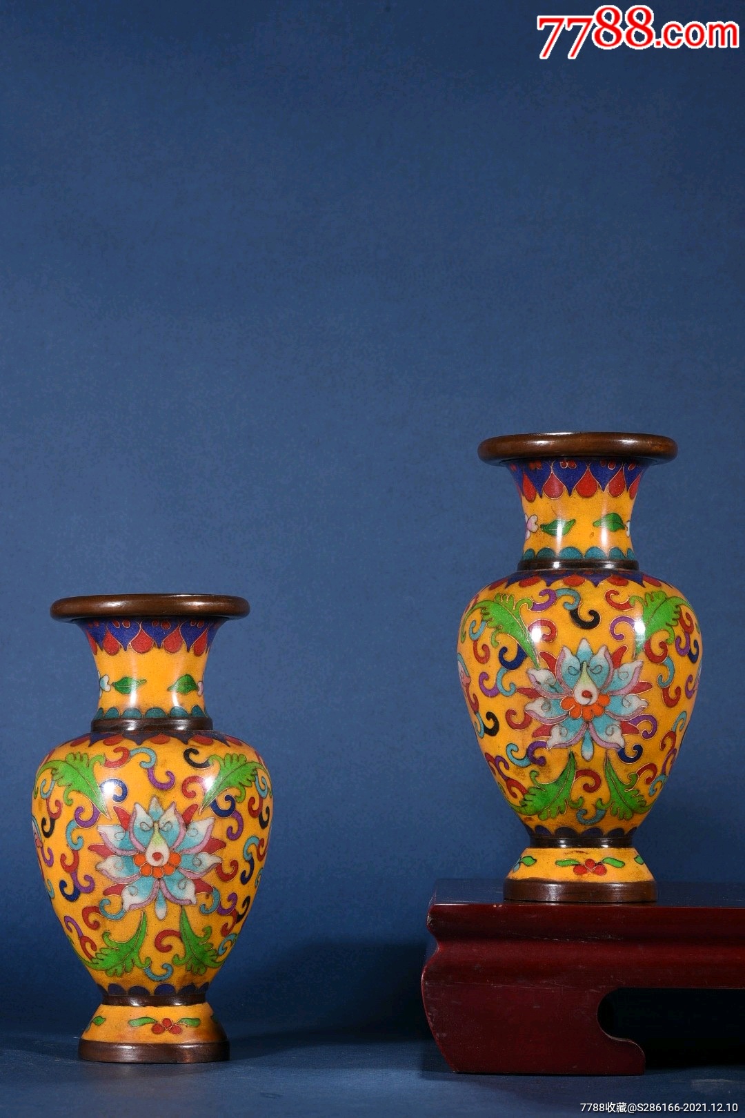 紫铜胎景泰蓝缠枝莲纹赏瓶不议价