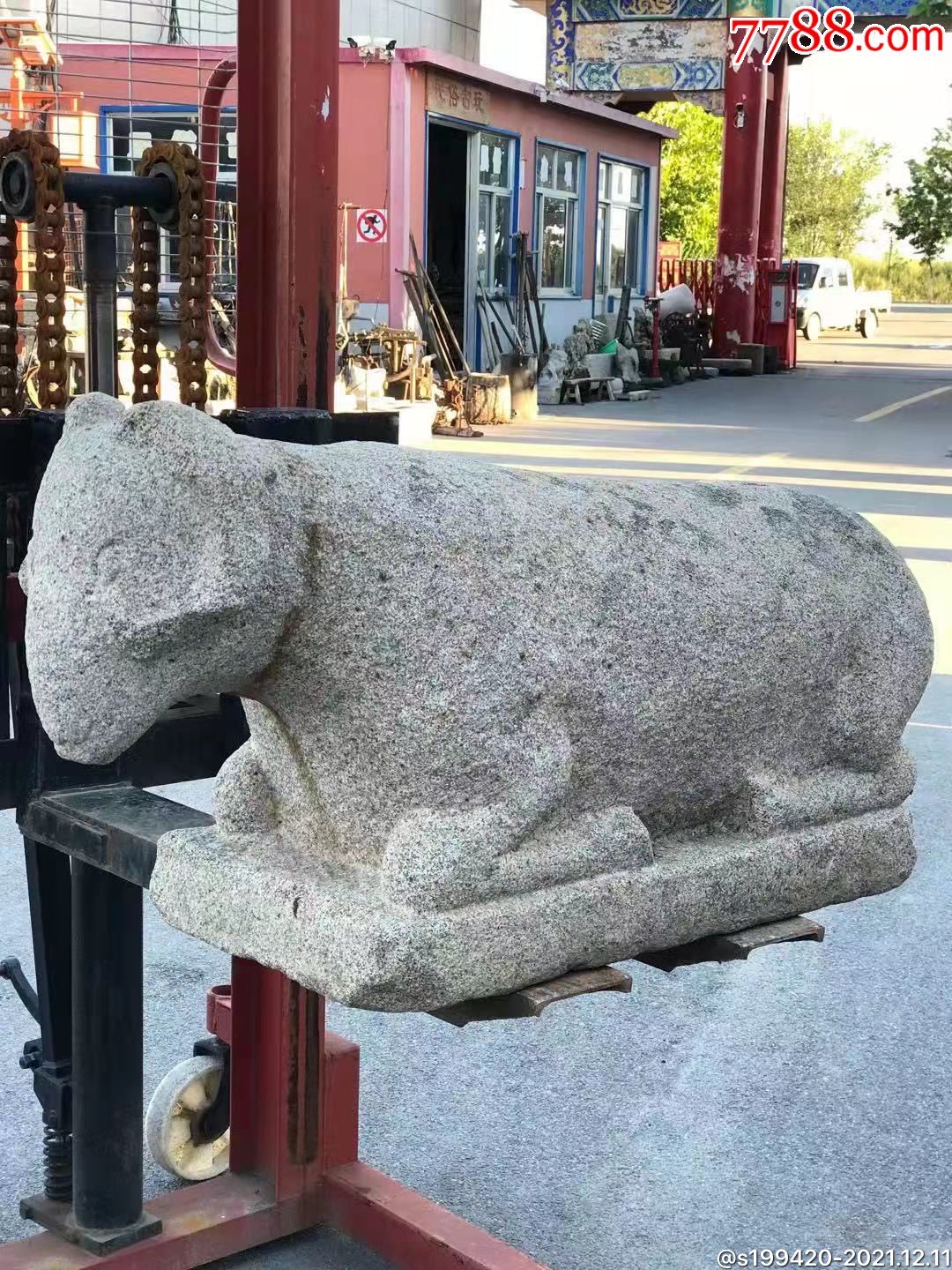 明代花岗岩石羊造型独特保存完好长100宽35高46