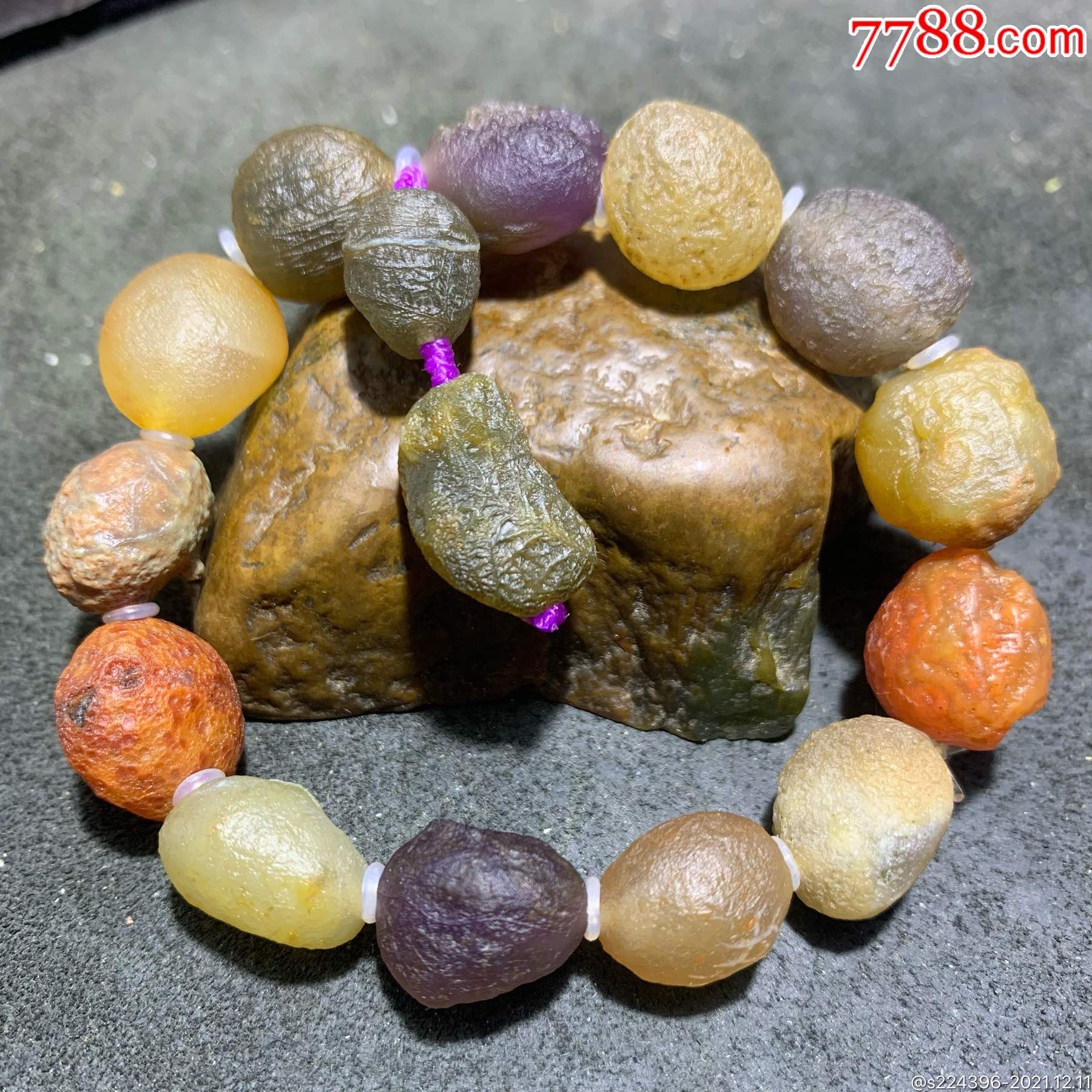 精美葡萄干筋脉石玛瑙原石手串一条