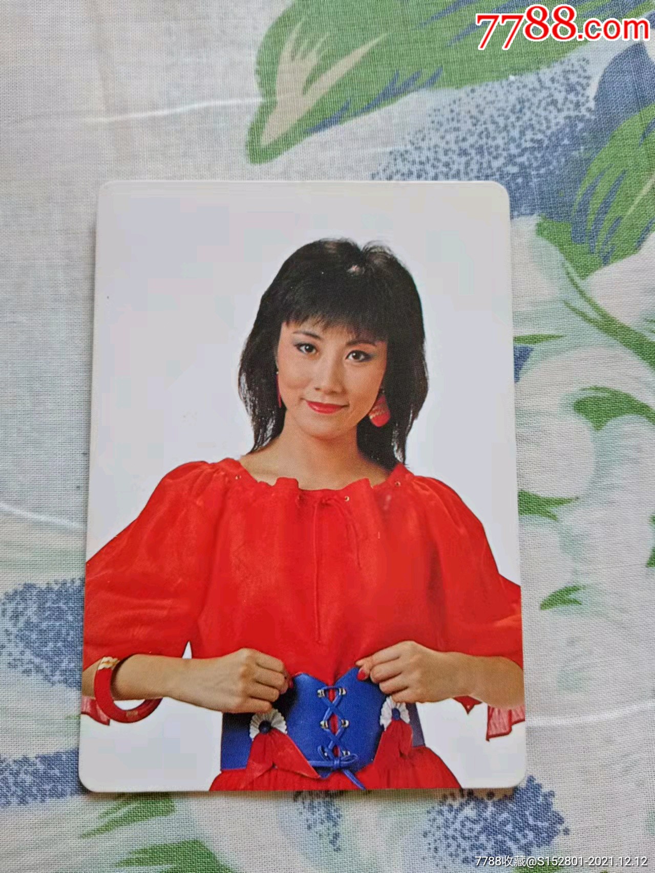 港台明星汪明荃1984年年历卡香港路华有限公司出品