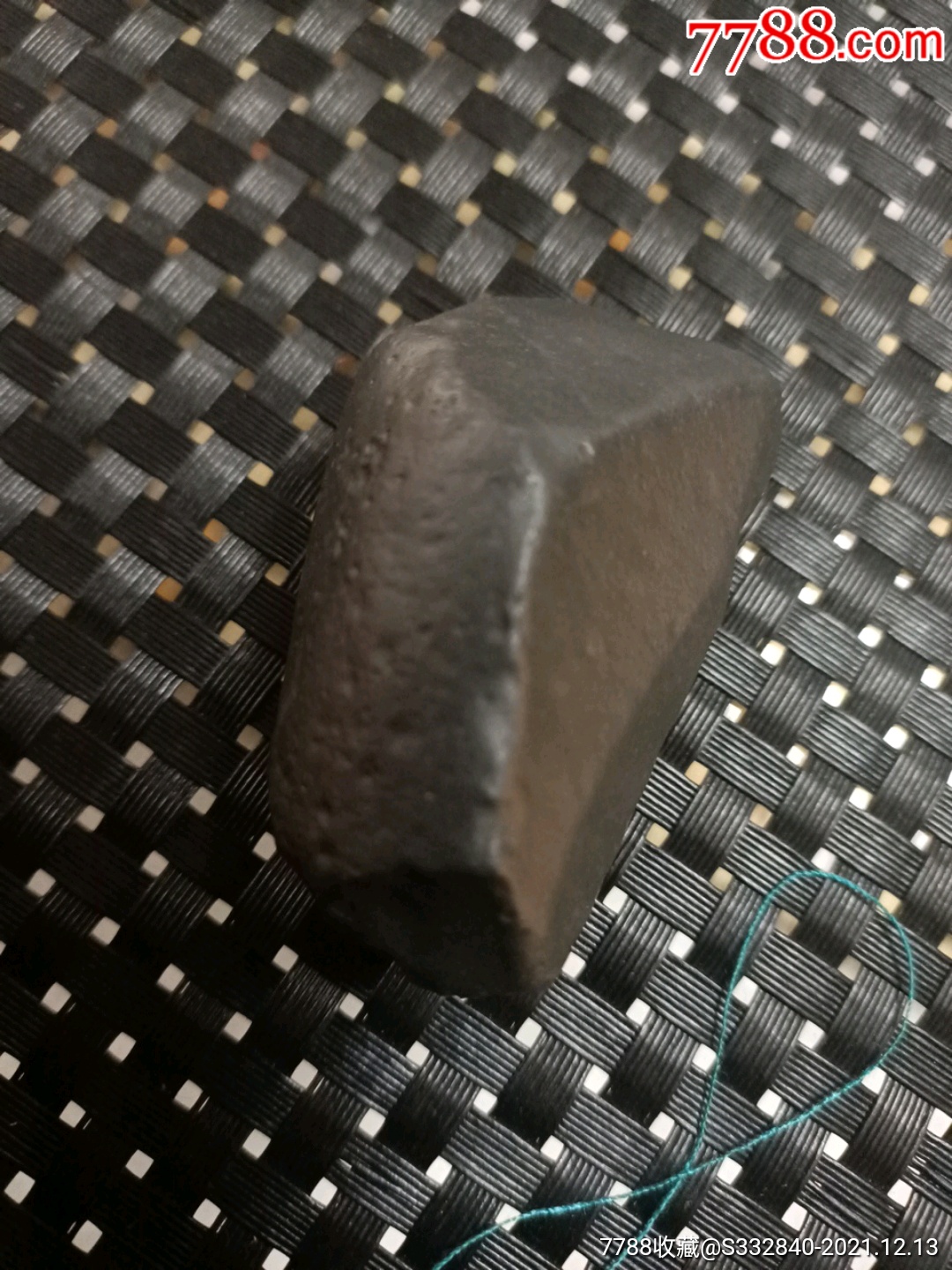 新疆戈壁金丝玉原石黑泥